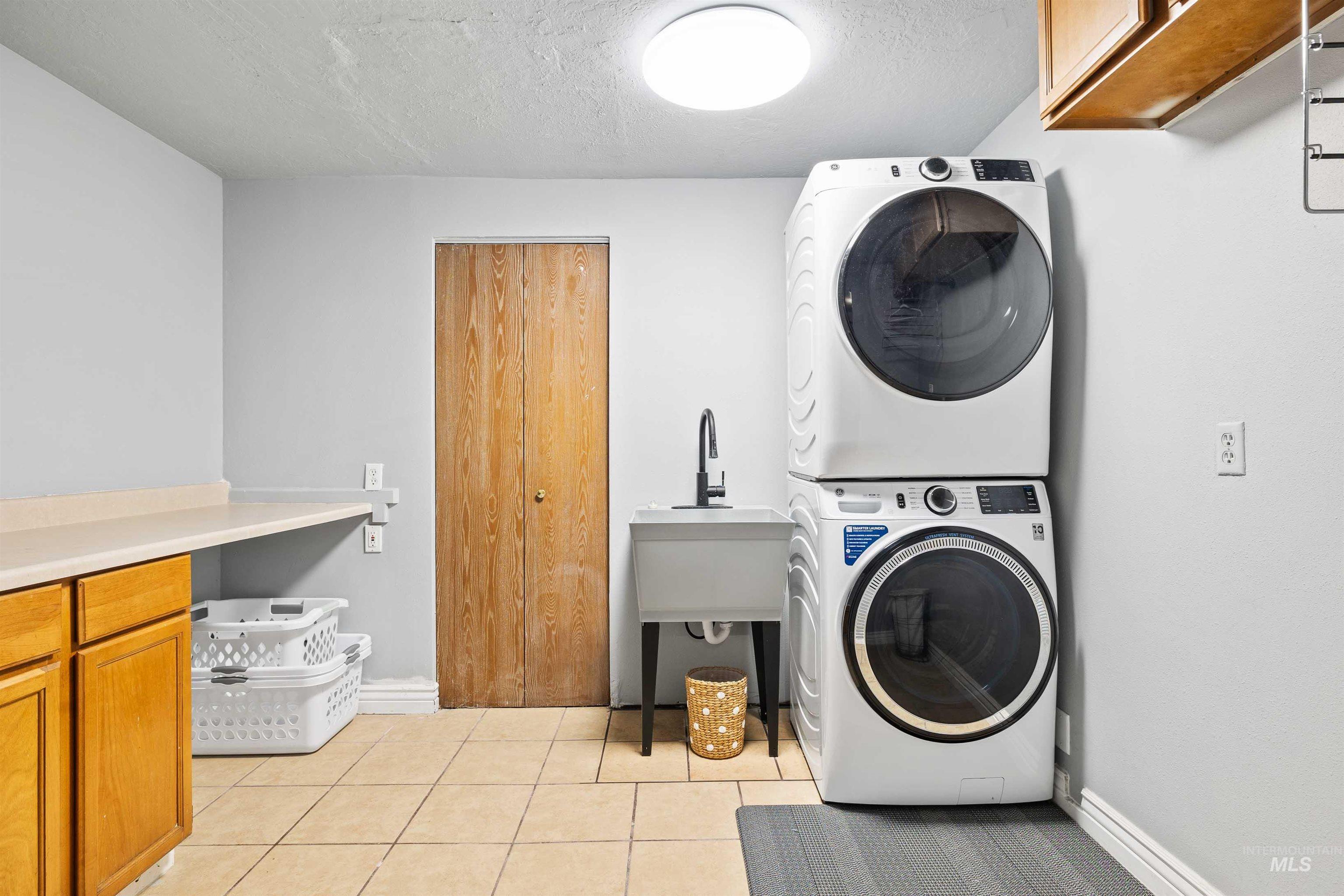 2090 Filer Ave E, Twin Falls, Idaho 83301-4365, 6 Bedrooms, 3.5 Bathrooms, Residential For Sale, Price $540,000, 98982580