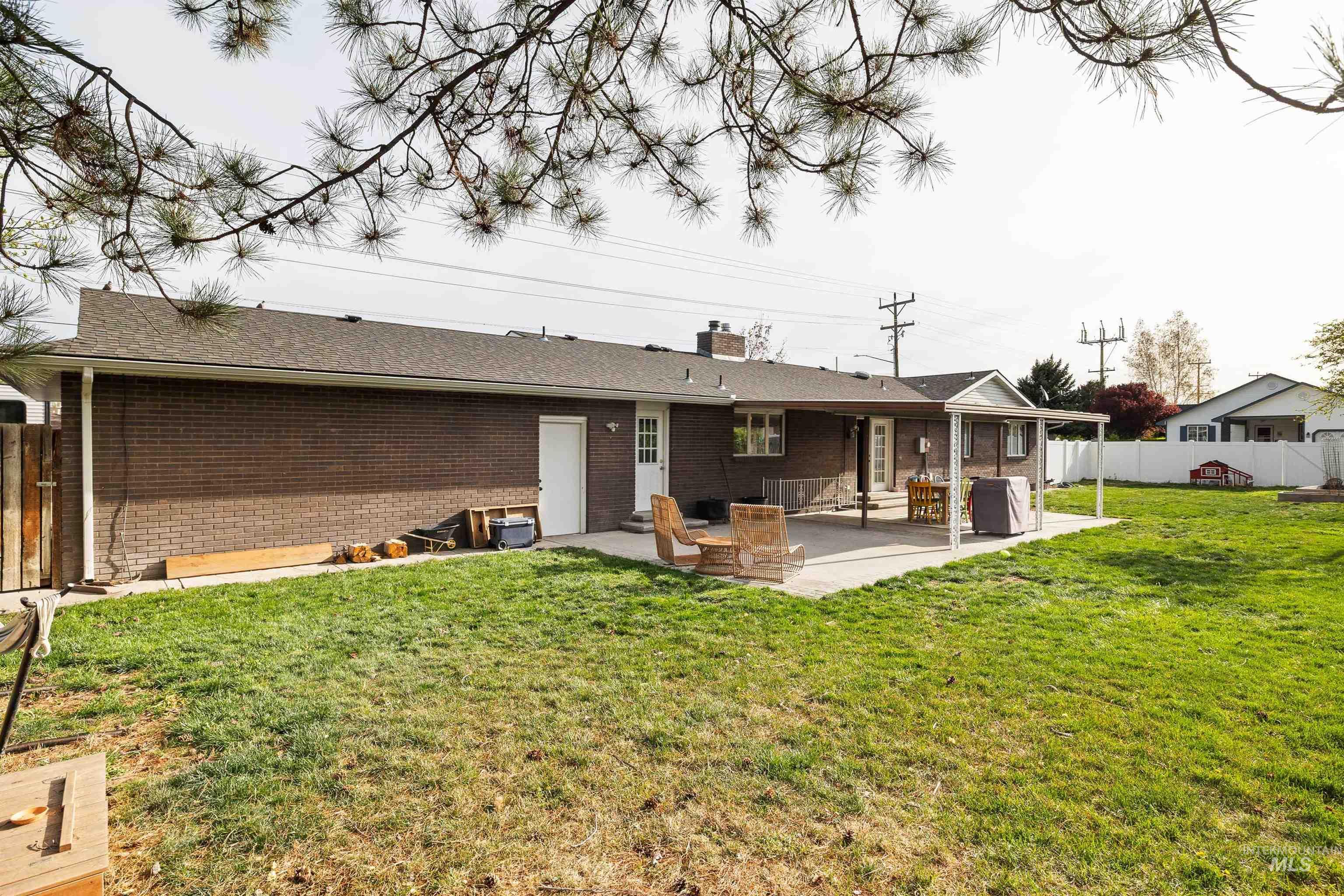 2090 Filer Ave E, Twin Falls, Idaho 83301-4365, 6 Bedrooms, 3.5 Bathrooms, Residential For Sale, Price $540,000, 98982580