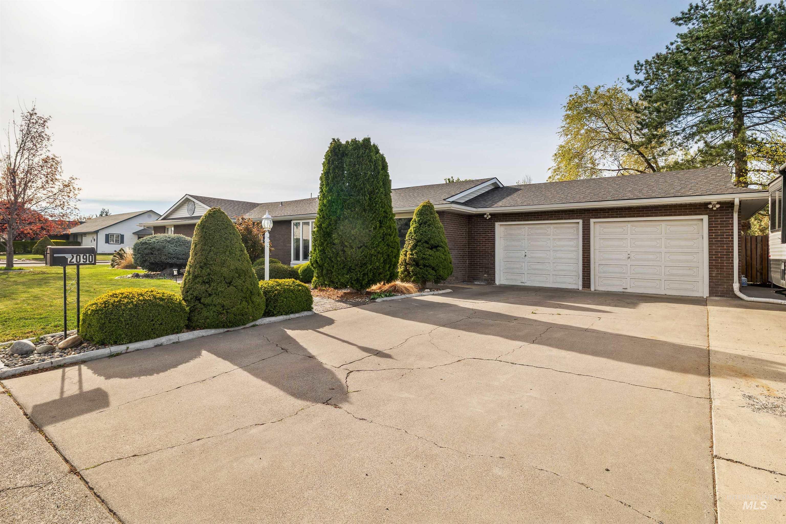 2090 Filer Ave E, Twin Falls, Idaho 83301-4365, 6 Bedrooms, 3.5 Bathrooms, Residential For Sale, Price $540,000, 98982580