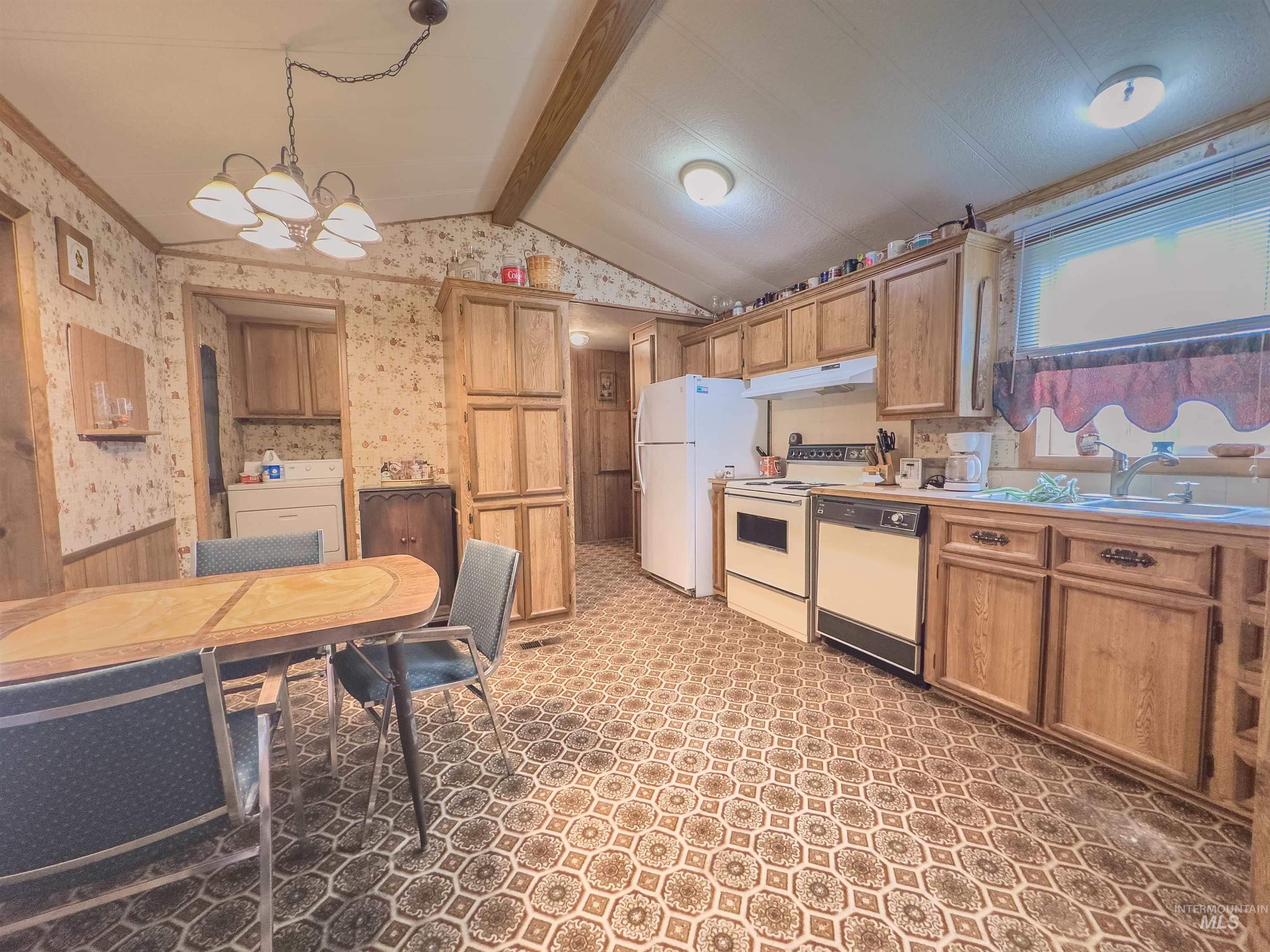 369 S 150 E, Burley, Idaho 83318, 2 Bedrooms, 2 Bathrooms, Residential For Sale, Price $215,000, 98982581