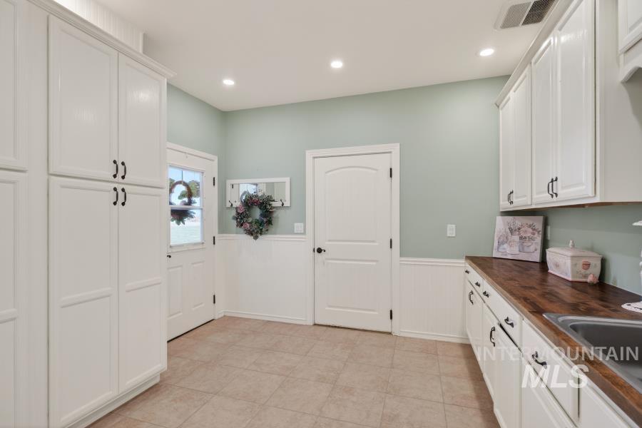 1086 E Rock Creek Rd, Potlatch, Idaho 83855, 5 Bedrooms, 4 Bathrooms, Residential For Sale, Price $1,400,000, 98982582