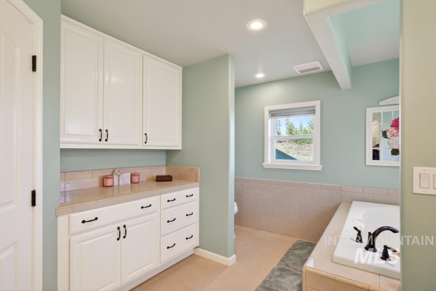 1086 E Rock Creek Rd, Potlatch, Idaho 83855, 5 Bedrooms, 4 Bathrooms, Residential For Sale, Price $1,400,000, 98982582