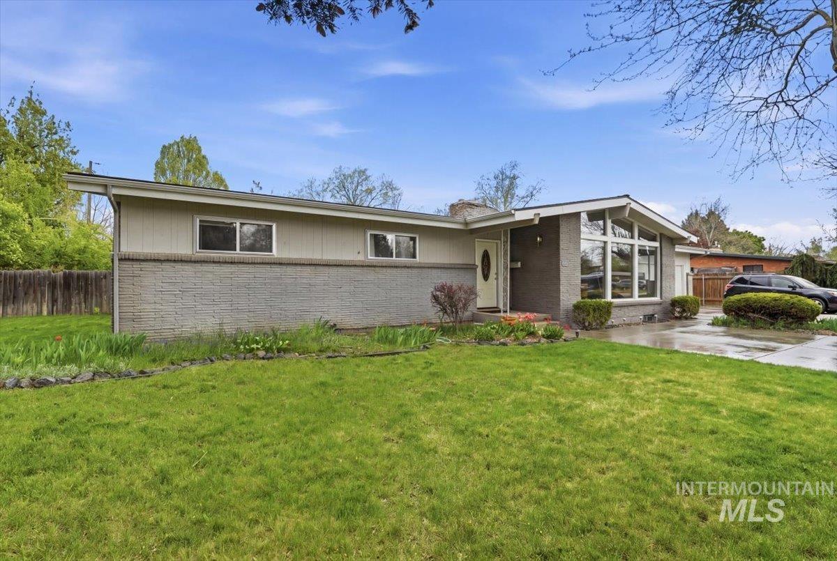 3720 E Clement Road, Boise, Idaho 83704, 5 Bedrooms, 2.5 Bathrooms, Residential For Sale, Price $530,000, 98982583