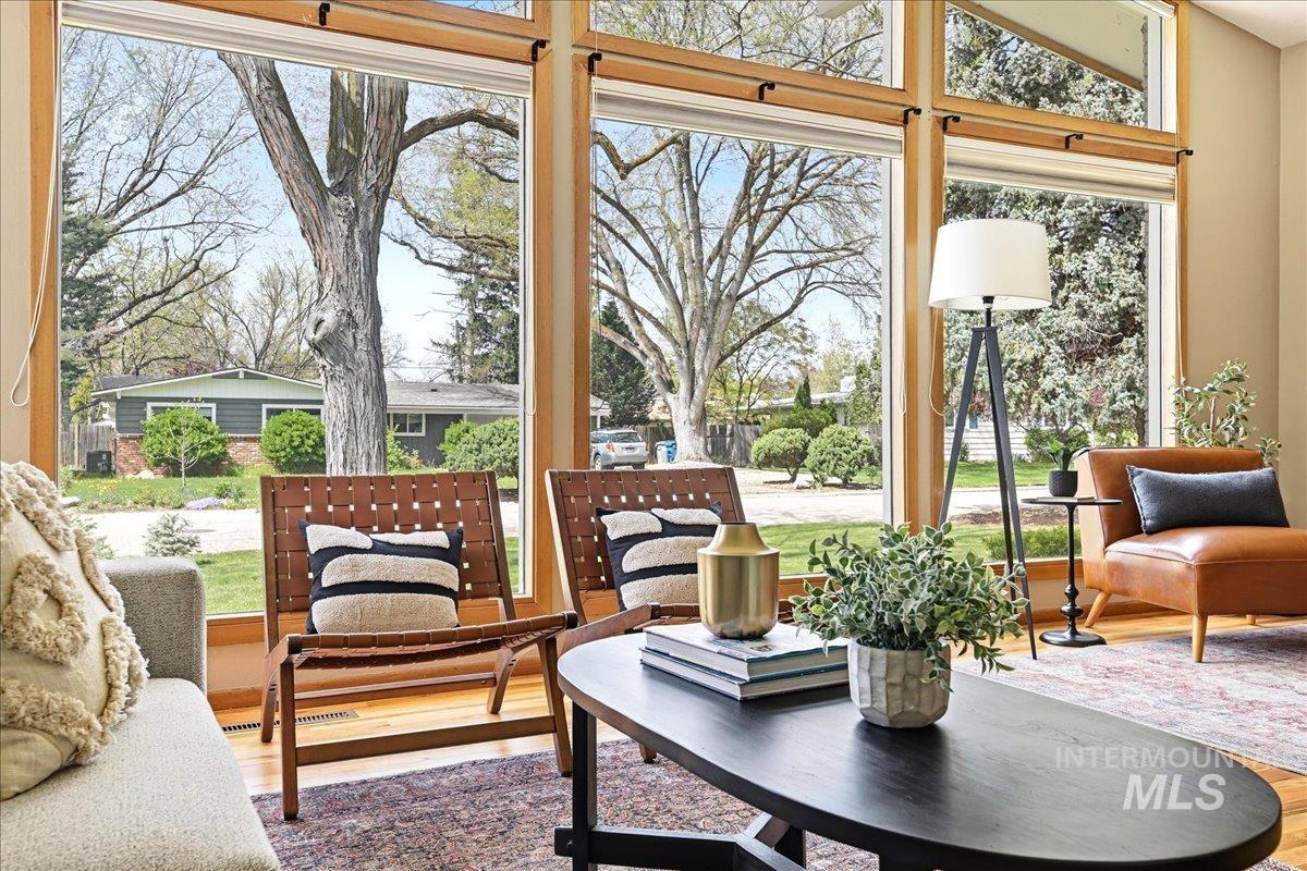 3720 E Clement Road, Boise, Idaho 83704, 5 Bedrooms, 2.5 Bathrooms, Residential For Sale, Price $530,000, 98982583