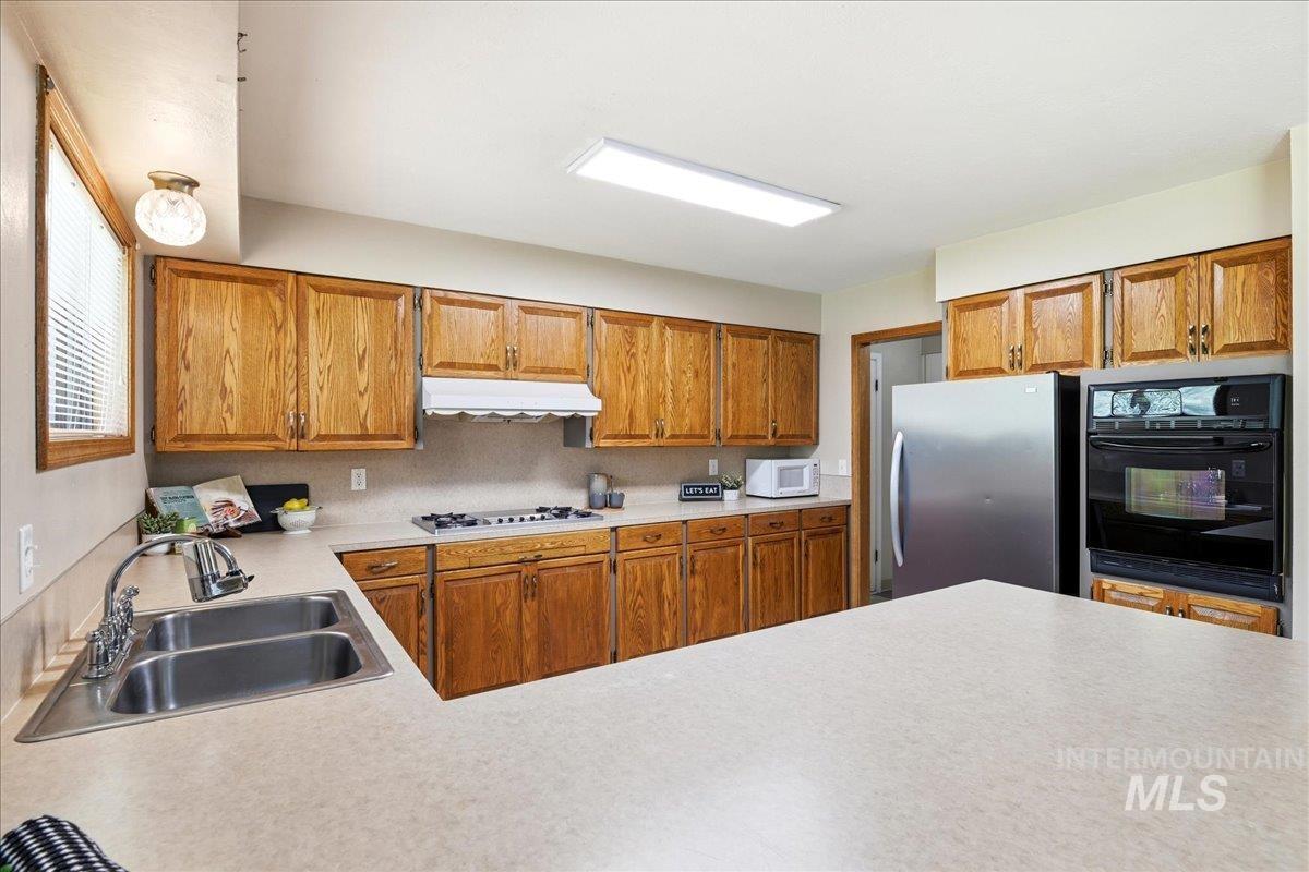 3720 E Clement Road, Boise, Idaho 83704, 5 Bedrooms, 2.5 Bathrooms, Residential For Sale, Price $530,000, 98982583