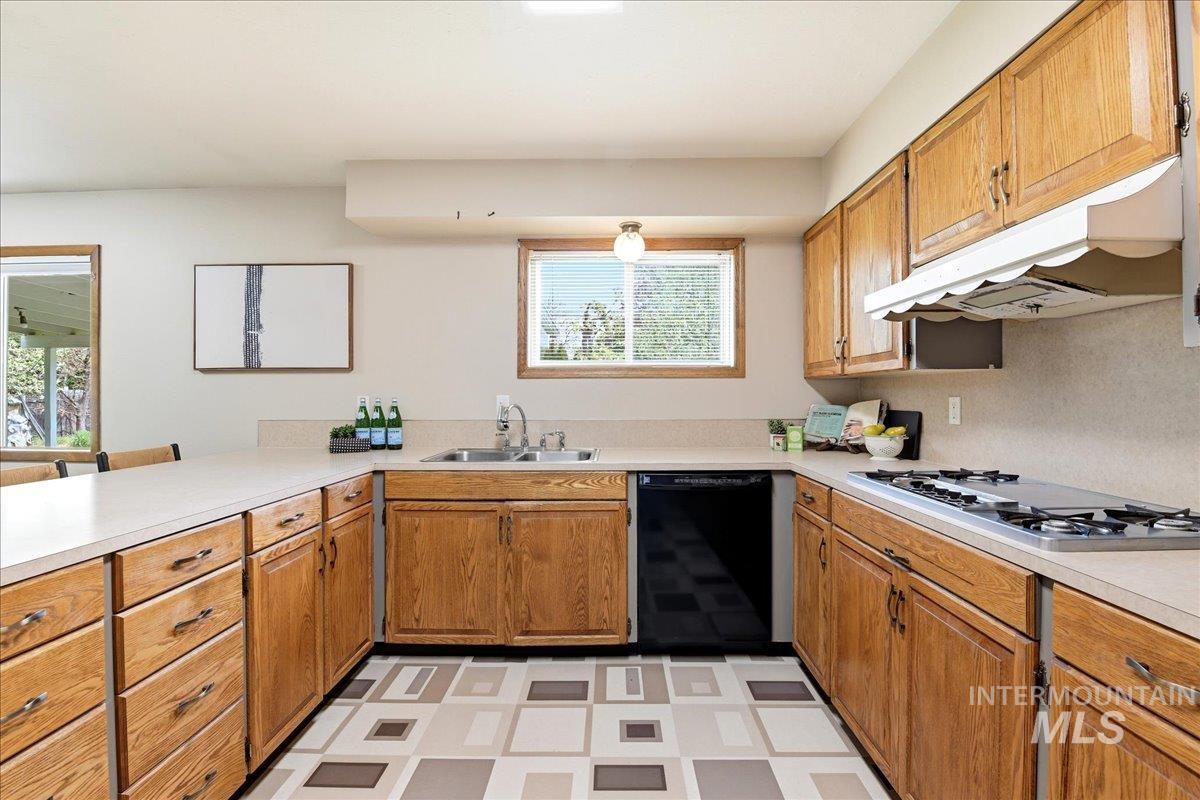 3720 E Clement Road, Boise, Idaho 83704, 5 Bedrooms, 2.5 Bathrooms, Residential For Sale, Price $530,000, 98982583