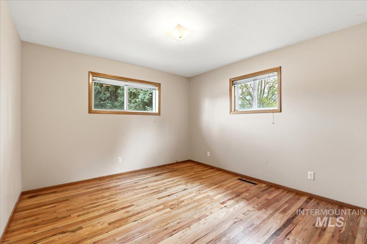 3720 E Clement Road, Boise, Idaho 83704, 5 Bedrooms, 2.5 Bathrooms, Residential For Sale, Price $530,000, 98982583