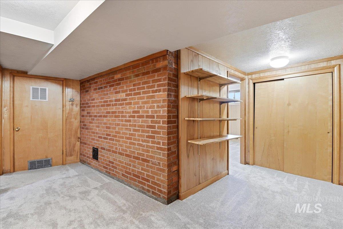 3720 E Clement Road, Boise, Idaho 83704, 5 Bedrooms, 2.5 Bathrooms, Residential For Sale, Price $530,000, 98982583