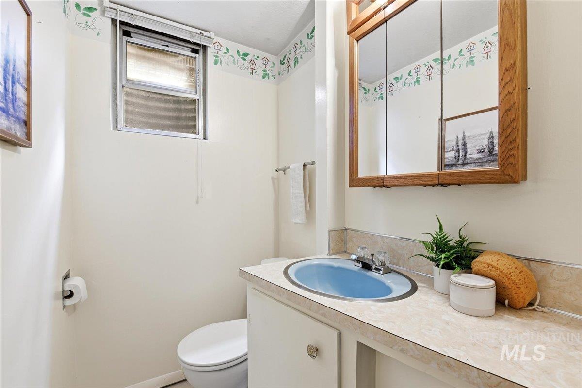 3720 E Clement Road, Boise, Idaho 83704, 5 Bedrooms, 2.5 Bathrooms, Residential For Sale, Price $530,000, 98982583