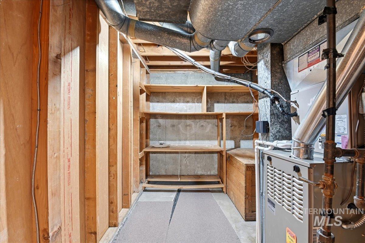 3720 E Clement Road, Boise, Idaho 83704, 5 Bedrooms, 2.5 Bathrooms, Residential For Sale, Price $530,000, 98982583