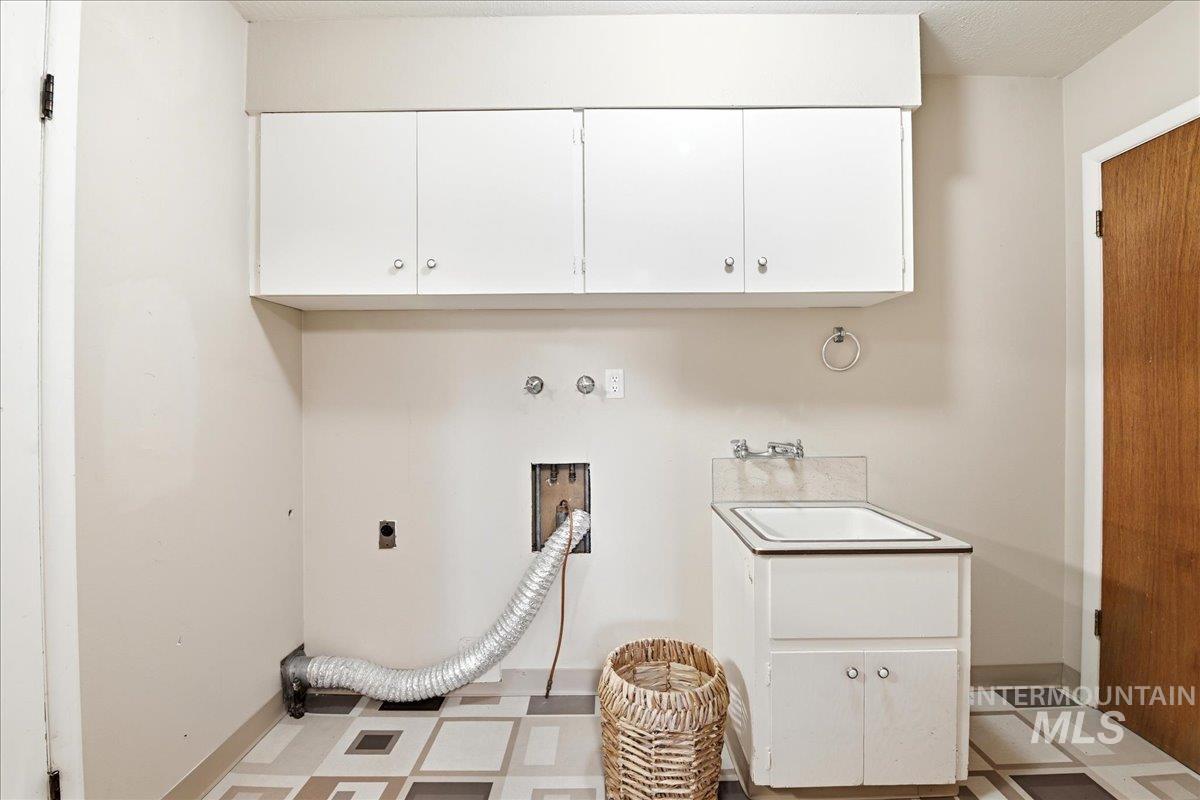 3720 E Clement Road, Boise, Idaho 83704, 5 Bedrooms, 2.5 Bathrooms, Residential For Sale, Price $530,000, 98982583