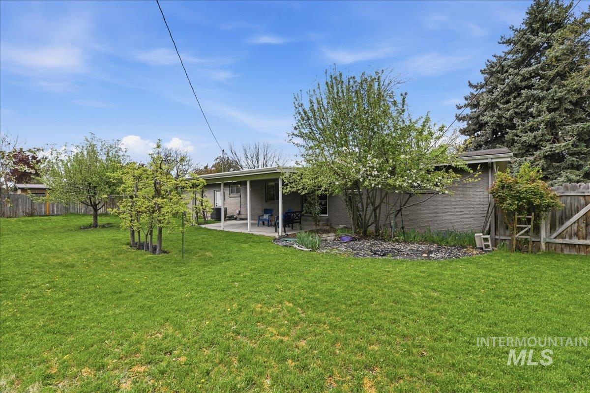 3720 E Clement Road, Boise, Idaho 83704, 5 Bedrooms, 2.5 Bathrooms, Residential For Sale, Price $530,000, 98982583