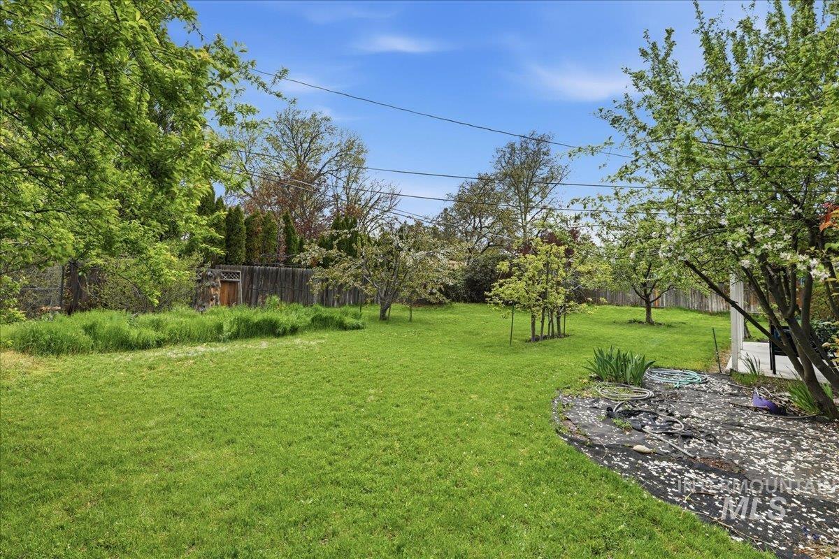 3720 E Clement Road, Boise, Idaho 83704, 5 Bedrooms, 2.5 Bathrooms, Residential For Sale, Price $530,000, 98982583