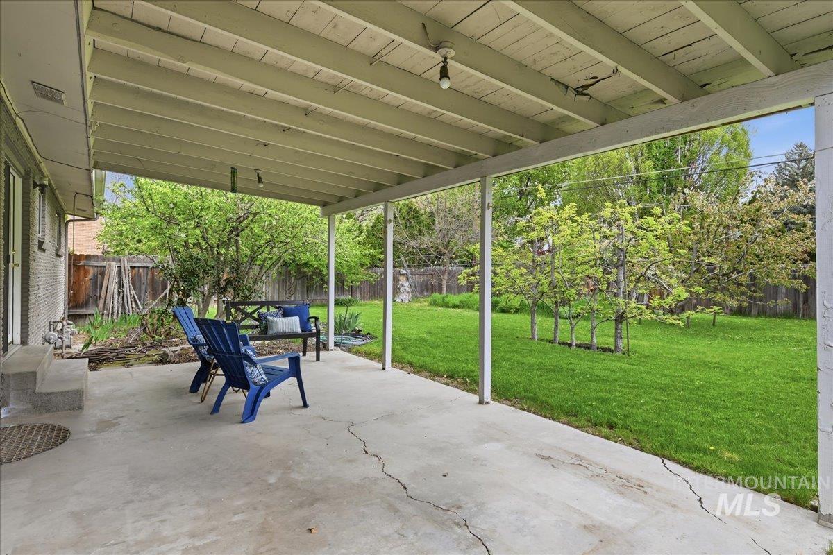 3720 E Clement Road, Boise, Idaho 83704, 5 Bedrooms, 2.5 Bathrooms, Residential For Sale, Price $530,000, 98982583