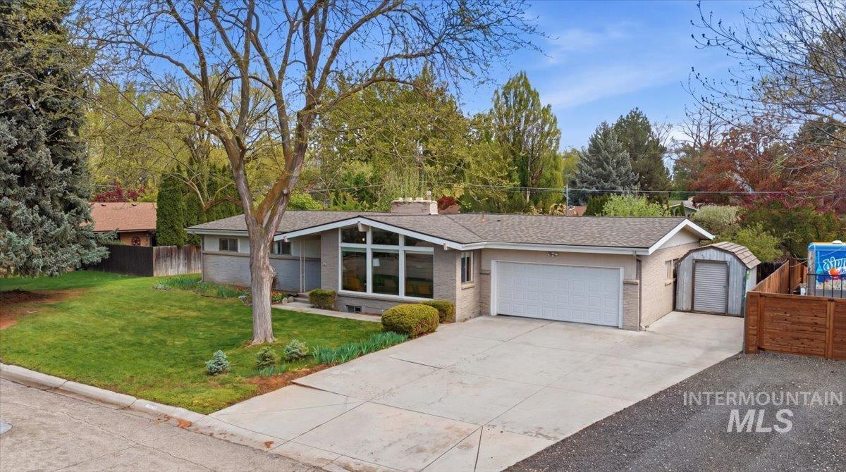 3720 E Clement Road, Boise, Idaho 83704, 5 Bedrooms, 2.5 Bathrooms, Residential For Sale, Price $530,000, 98982583