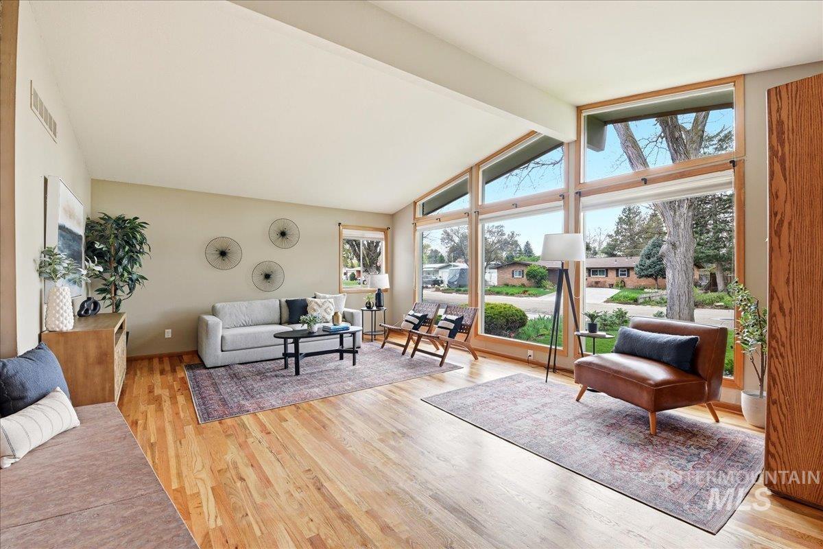 3720 E Clement Road, Boise, Idaho 83704, 5 Bedrooms, 2.5 Bathrooms, Residential For Sale, Price $530,000, 98982583