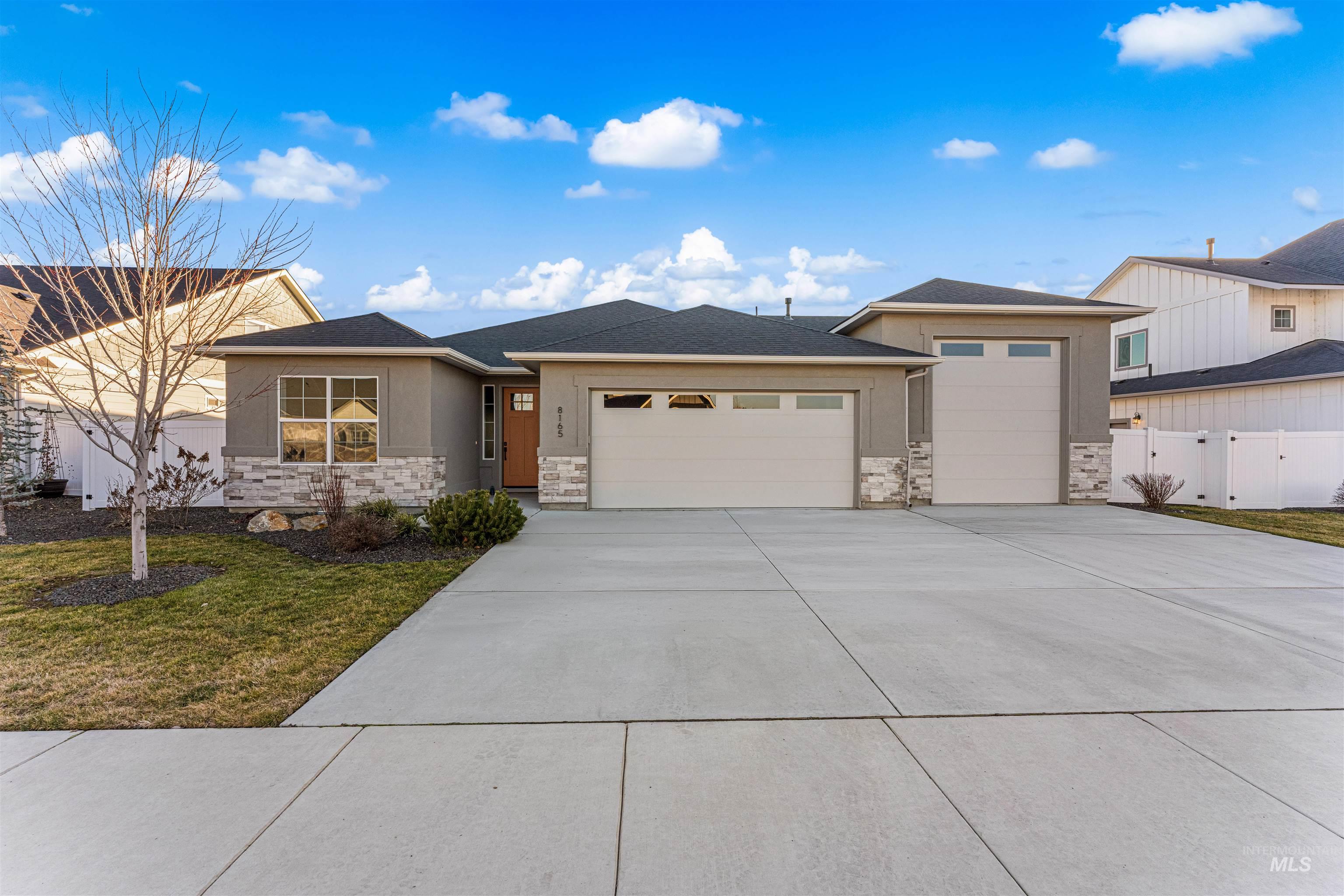 8165 Fountain Brook, Middleton, Idaho 83644, 3 Bedrooms, 2 Bathrooms, Residential For Sale, Price $639,900, 98982585