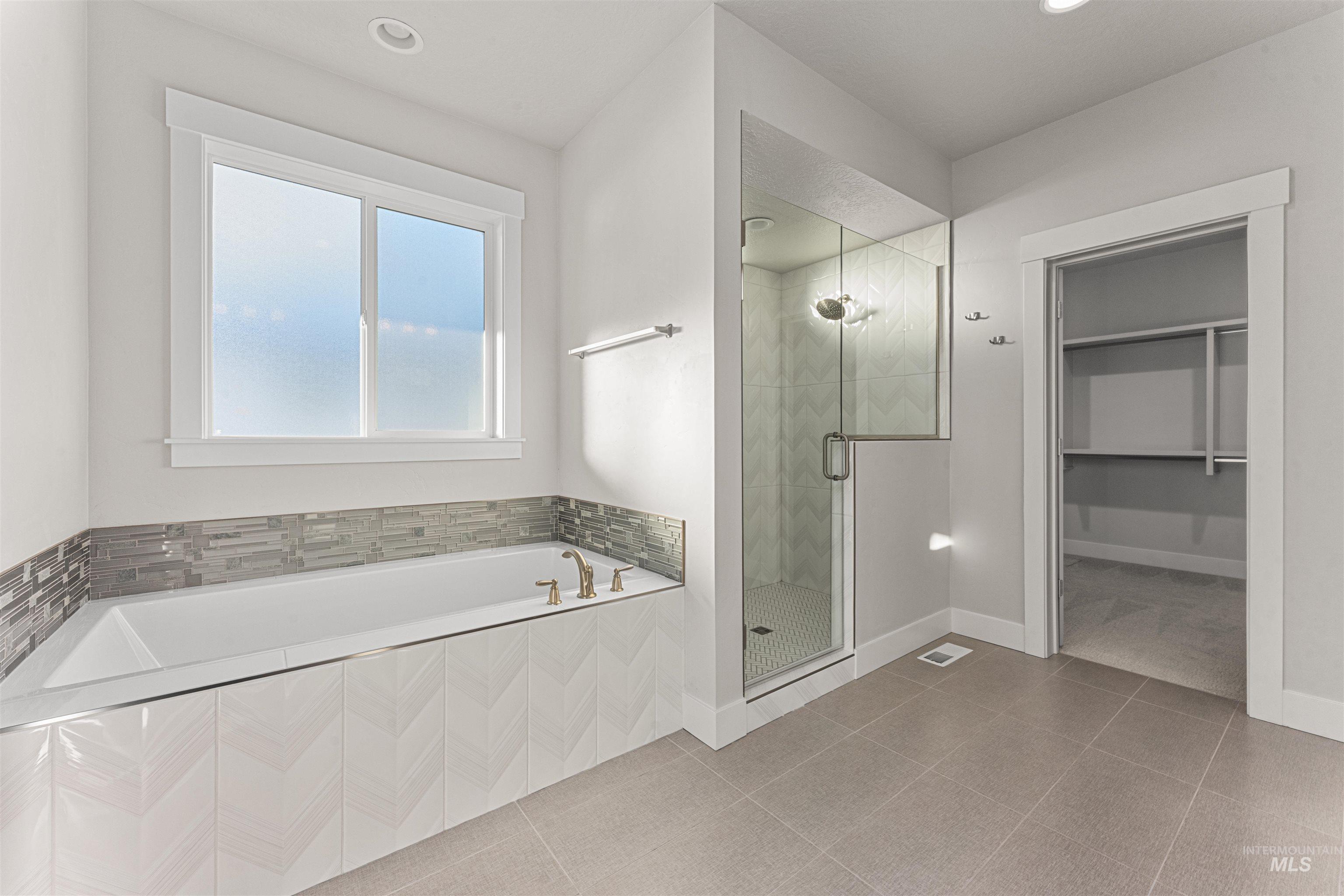 8165 Fountain Brook, Middleton, Idaho 83644, 3 Bedrooms, 2 Bathrooms, Residential For Sale, Price $639,900, 98982585