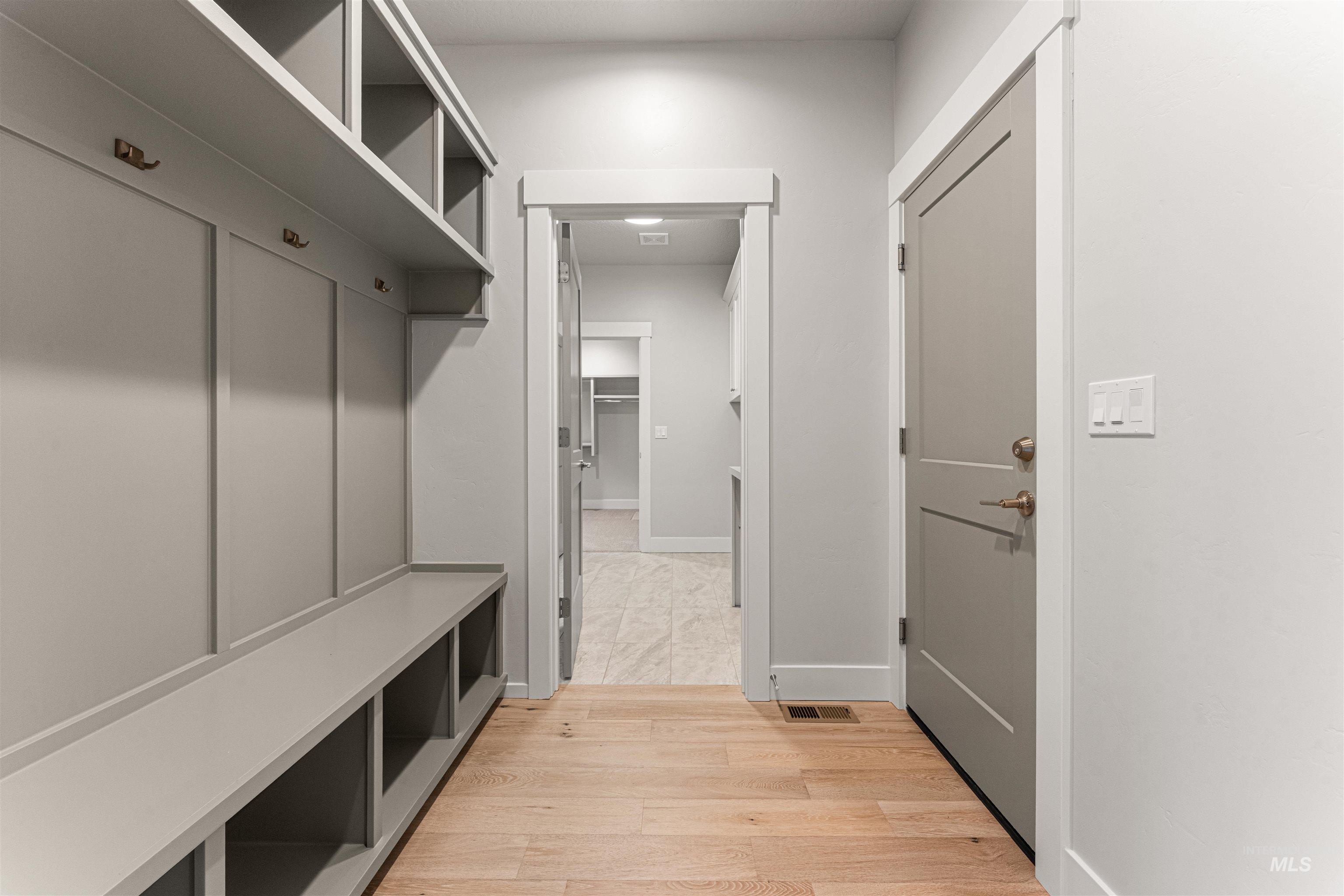 8165 Fountain Brook, Middleton, Idaho 83644, 3 Bedrooms, 2 Bathrooms, Residential For Sale, Price $639,900, 98982585