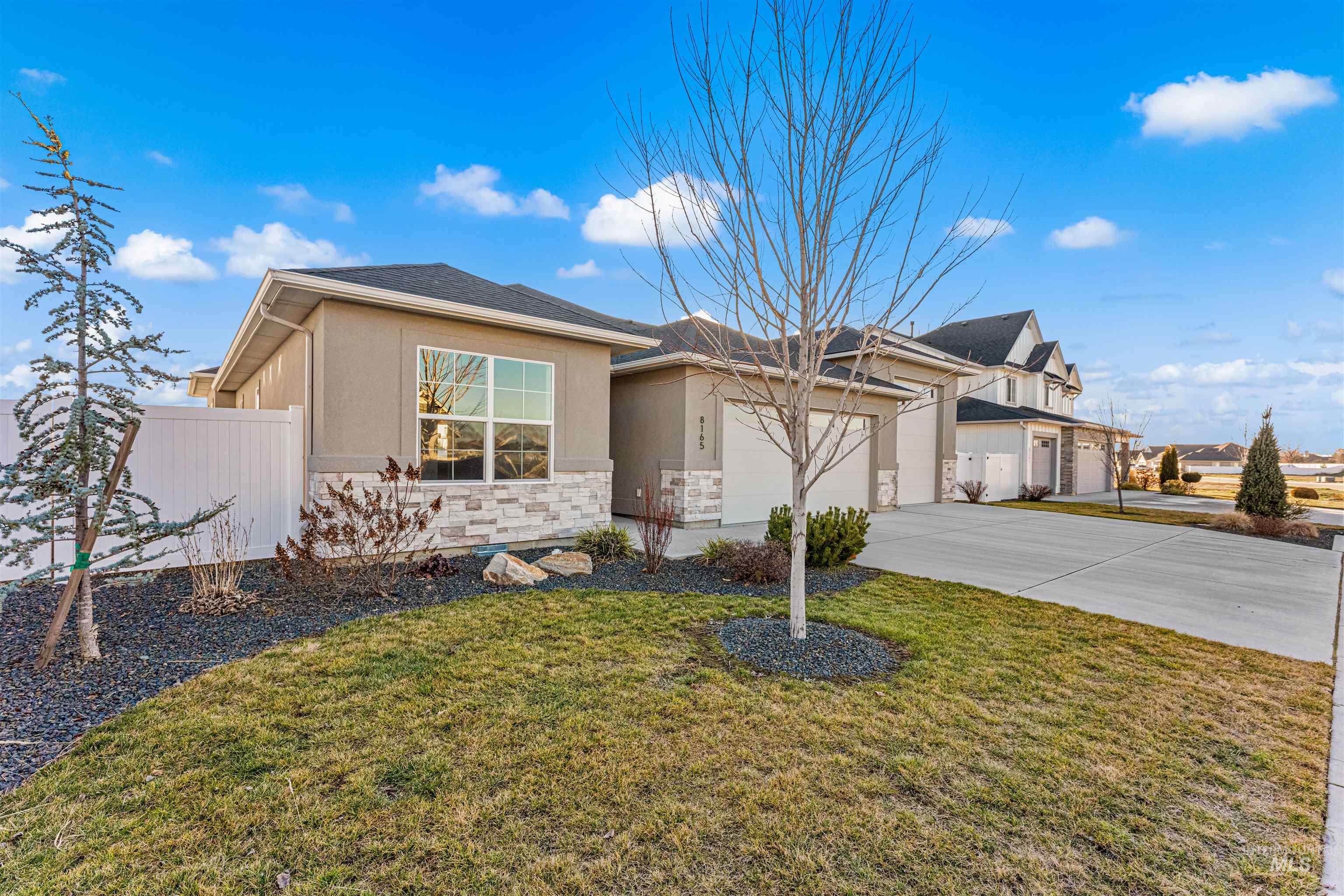 8165 Fountain Brook, Middleton, Idaho 83644, 3 Bedrooms, 2 Bathrooms, Residential For Sale, Price $639,900, 98982585