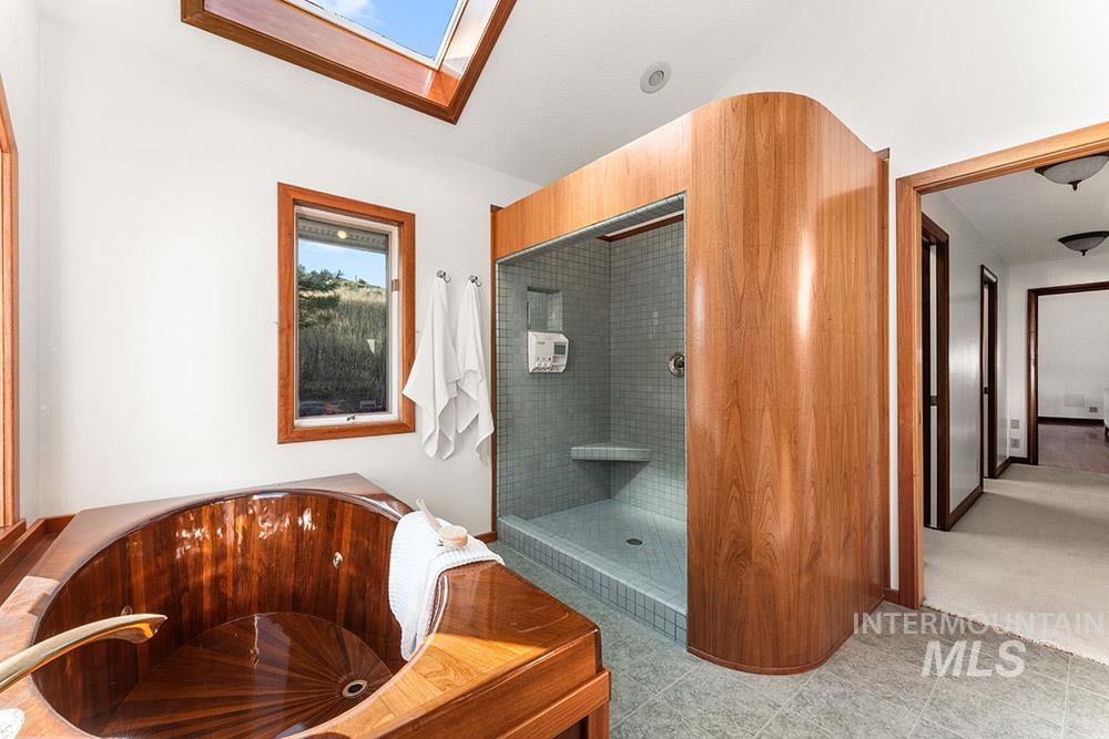 41 Whitehawk Way, Boise, Idaho 83716-3011, 5 Bedrooms, 4 Bathrooms, Residential For Sale, Price $1,599,000, 98982590