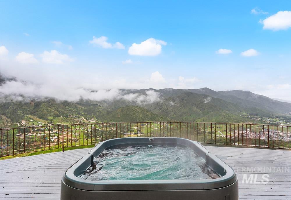 41 Whitehawk Way, Boise, Idaho 83716-3011, 5 Bedrooms, 4 Bathrooms, Residential For Sale, Price $1,599,000, 98982590