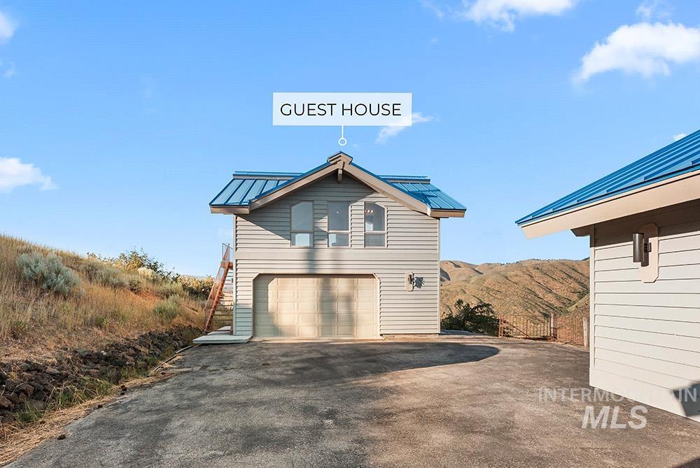 41 Whitehawk Way, Boise, Idaho 83716-3011, 5 Bedrooms, 4 Bathrooms, Residential For Sale, Price $1,599,000,MLS 98982590