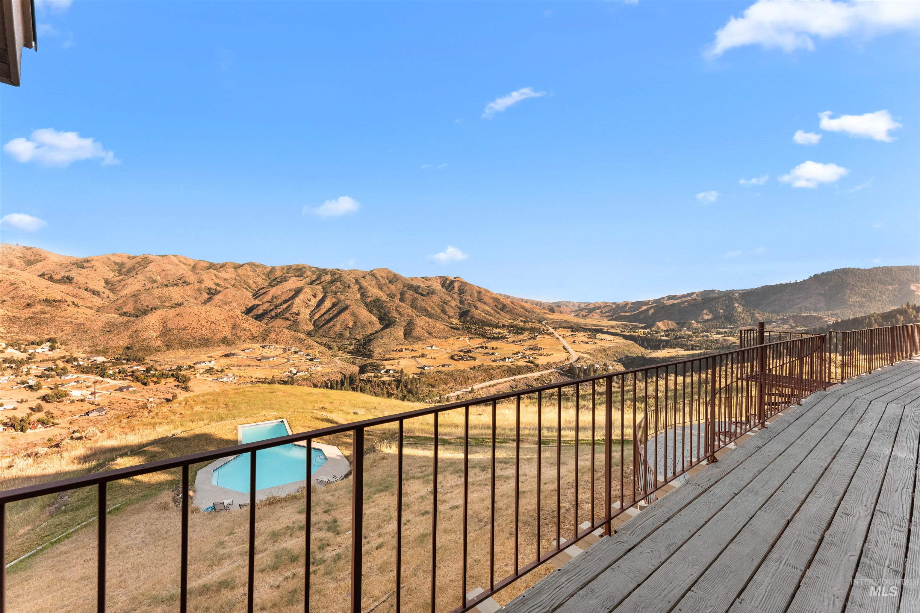 41 Whitehawk Way, Boise, Idaho 83716-3011, 5 Bedrooms, 4 Bathrooms, Residential For Sale, Price $1,599,000, 98982590