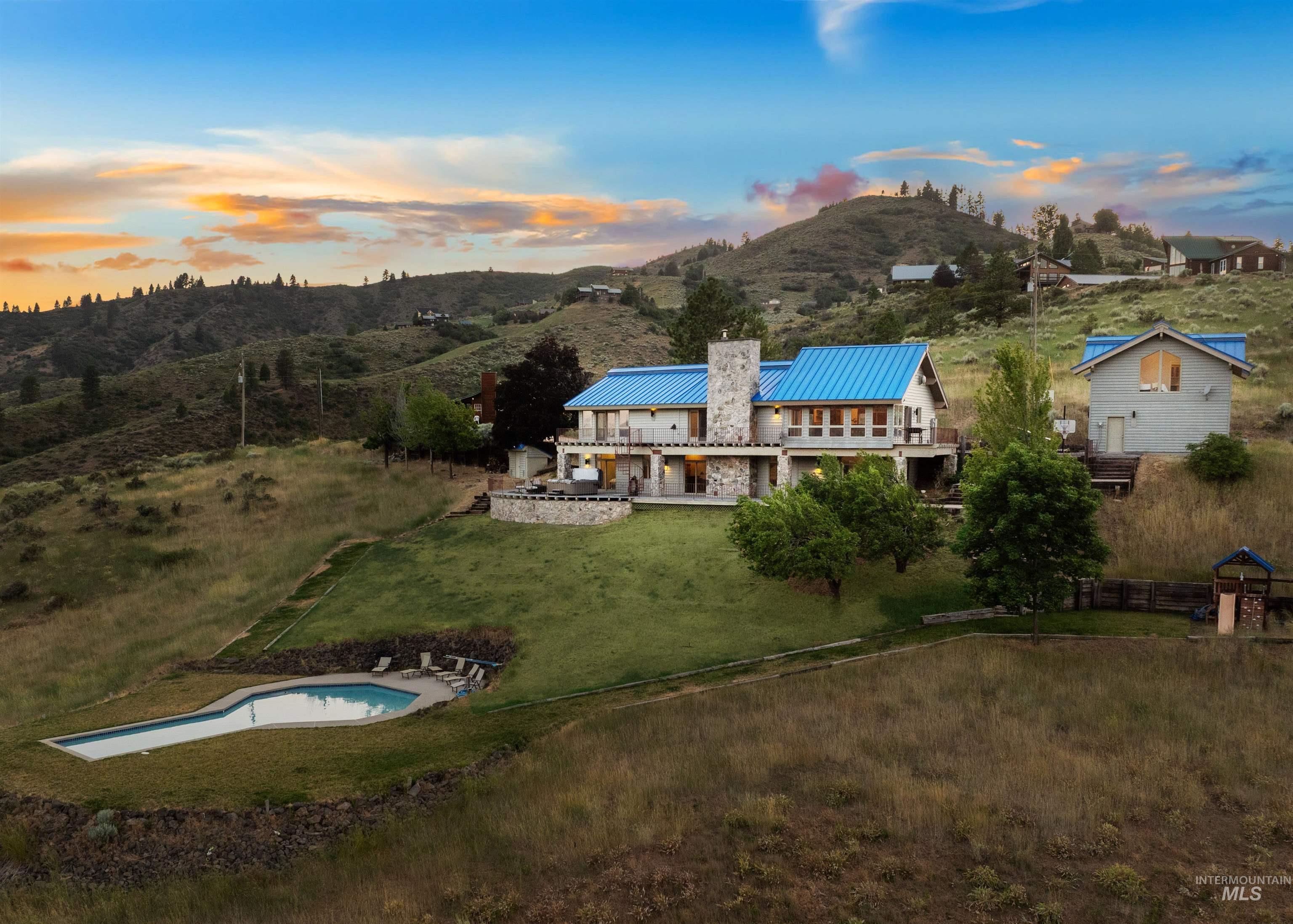 41 Whitehawk Way, Boise, Idaho 83716-3011, 5 Bedrooms, 4 Bathrooms, Residential For Sale, Price $1,599,000, 98982590