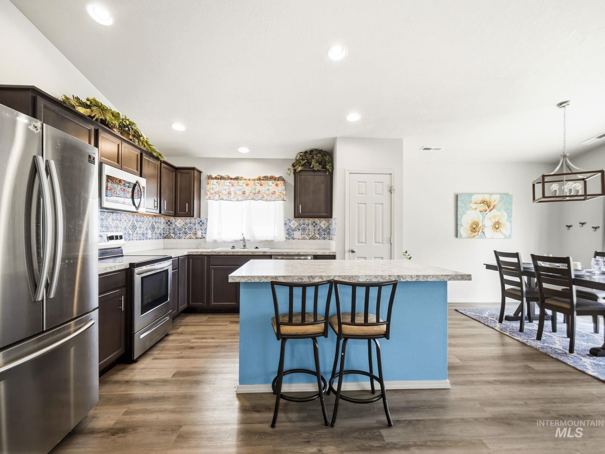 17546 N Newdale Ave, Nampa, Idaho 83687, 3 Bedrooms, 2 Bathrooms, Residential For Sale, Price $400,000, 98982592