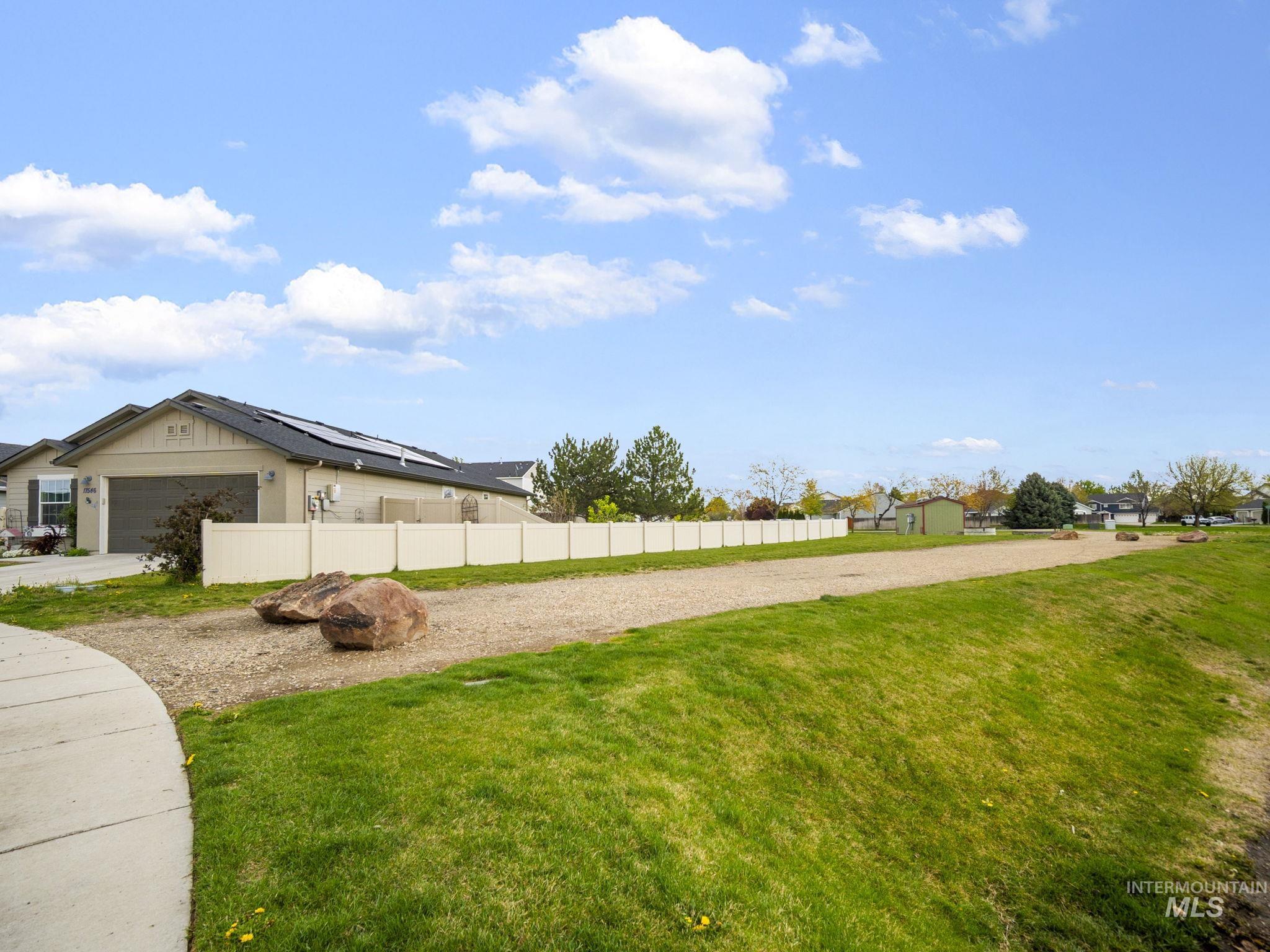 17546 N Newdale Ave, Nampa, Idaho 83687, 3 Bedrooms, 2 Bathrooms, Residential For Sale, Price $400,000, 98982592