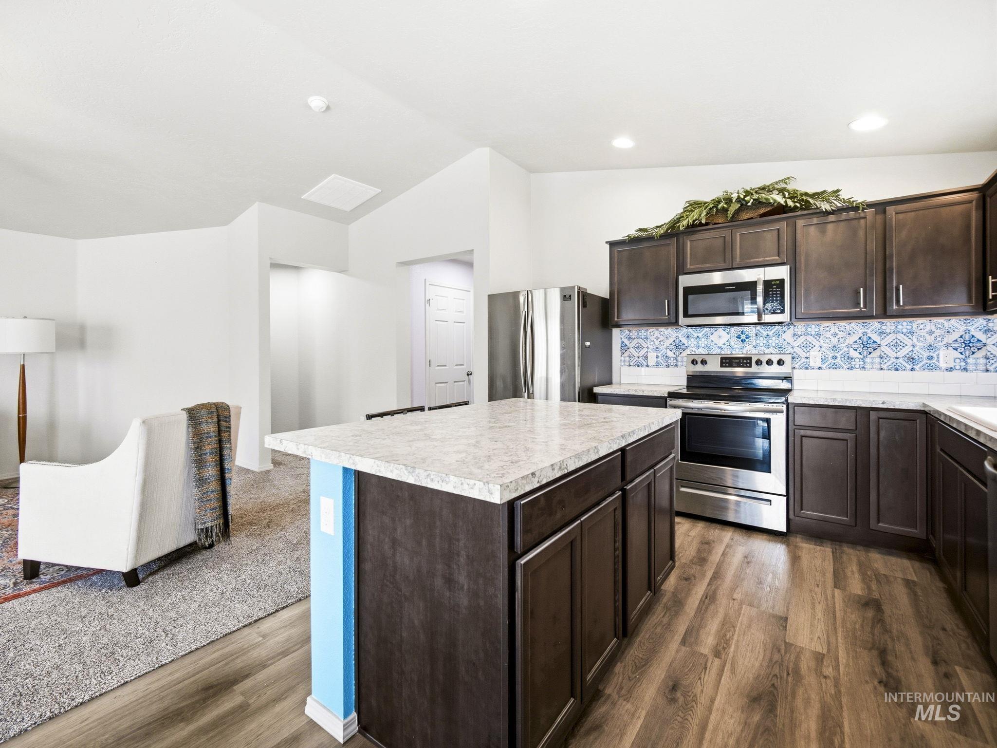 17546 N Newdale Ave, Nampa, Idaho 83687, 3 Bedrooms, 2 Bathrooms, Residential For Sale, Price $400,000, 98982592