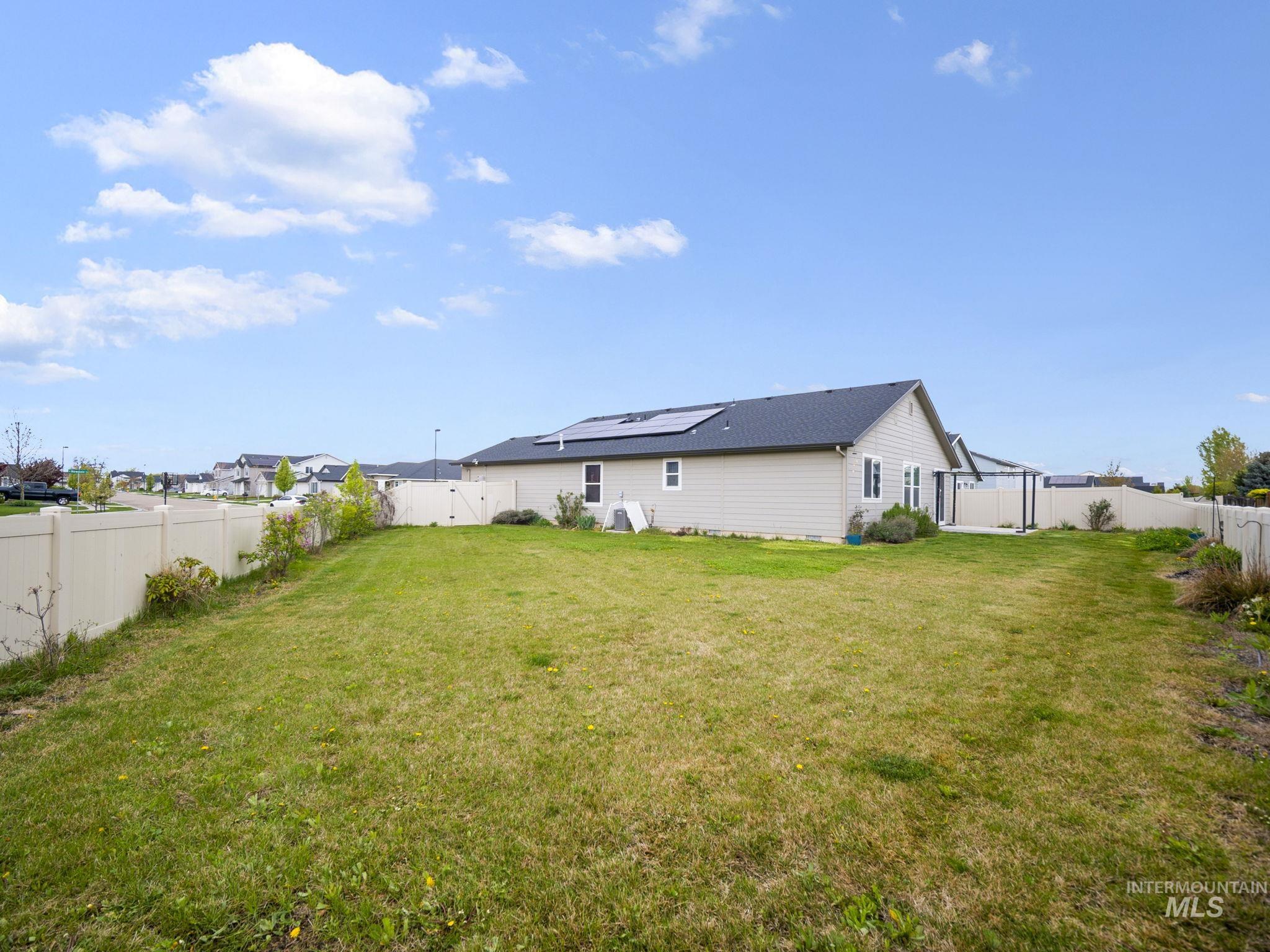 17546 N Newdale Ave, Nampa, Idaho 83687, 3 Bedrooms, 2 Bathrooms, Residential For Sale, Price $400,000, 98982592