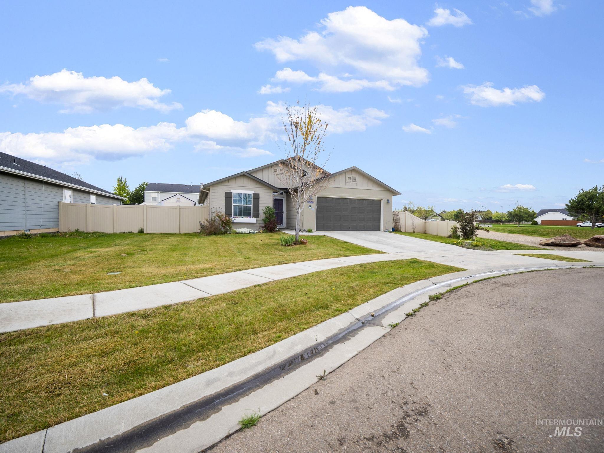 17546 N Newdale Ave, Nampa, Idaho 83687, 3 Bedrooms, 2 Bathrooms, Residential For Sale, Price $400,000, 98982592