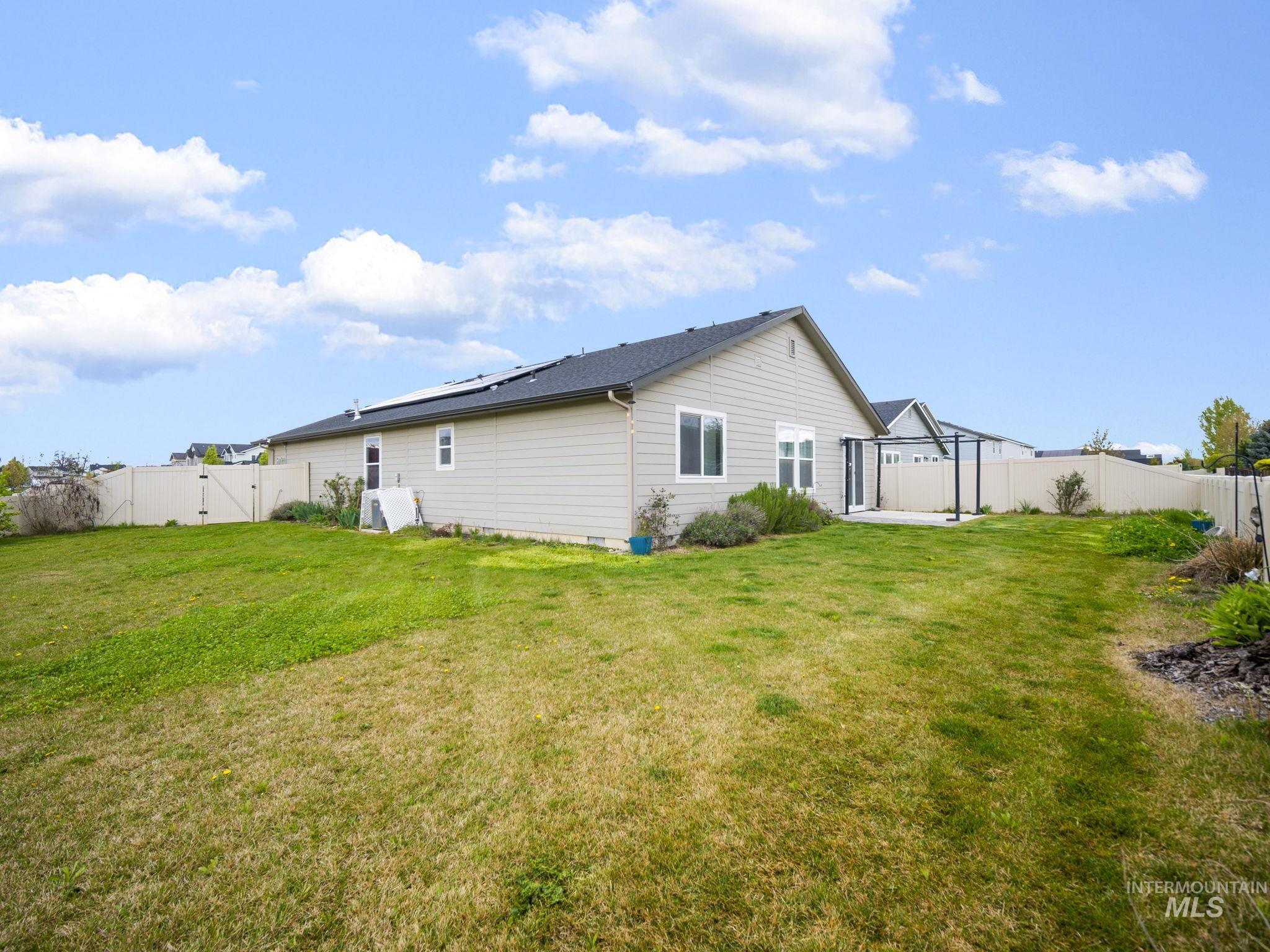 17546 N Newdale Ave, Nampa, Idaho 83687, 3 Bedrooms, 2 Bathrooms, Residential For Sale, Price $400,000, 98982592