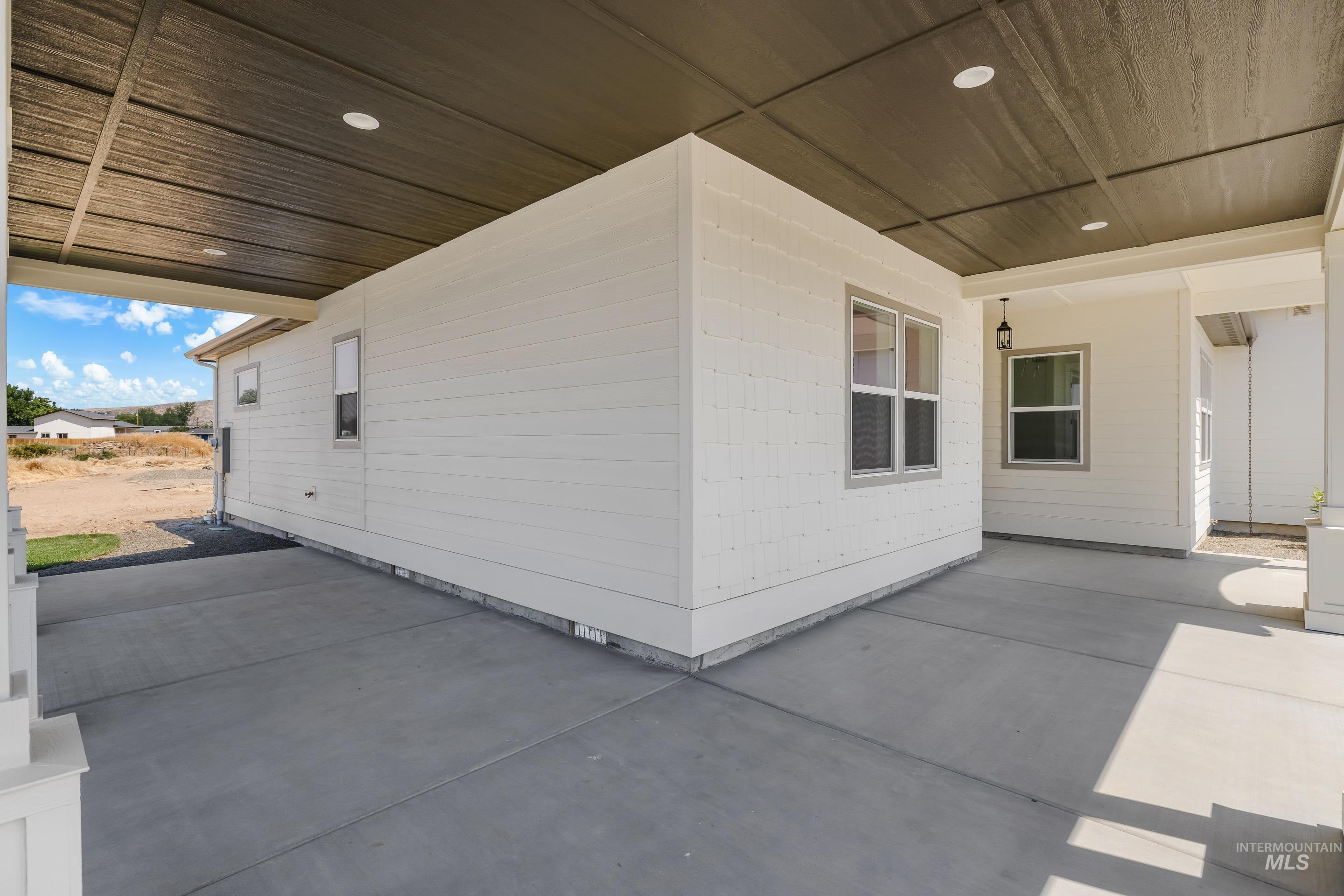 27387 Iron Horse Dr, Caldwell, Idaho 83607, 4 Bedrooms, 3.5 Bathrooms, Residential For Sale, Price $1,288,000, 98982594