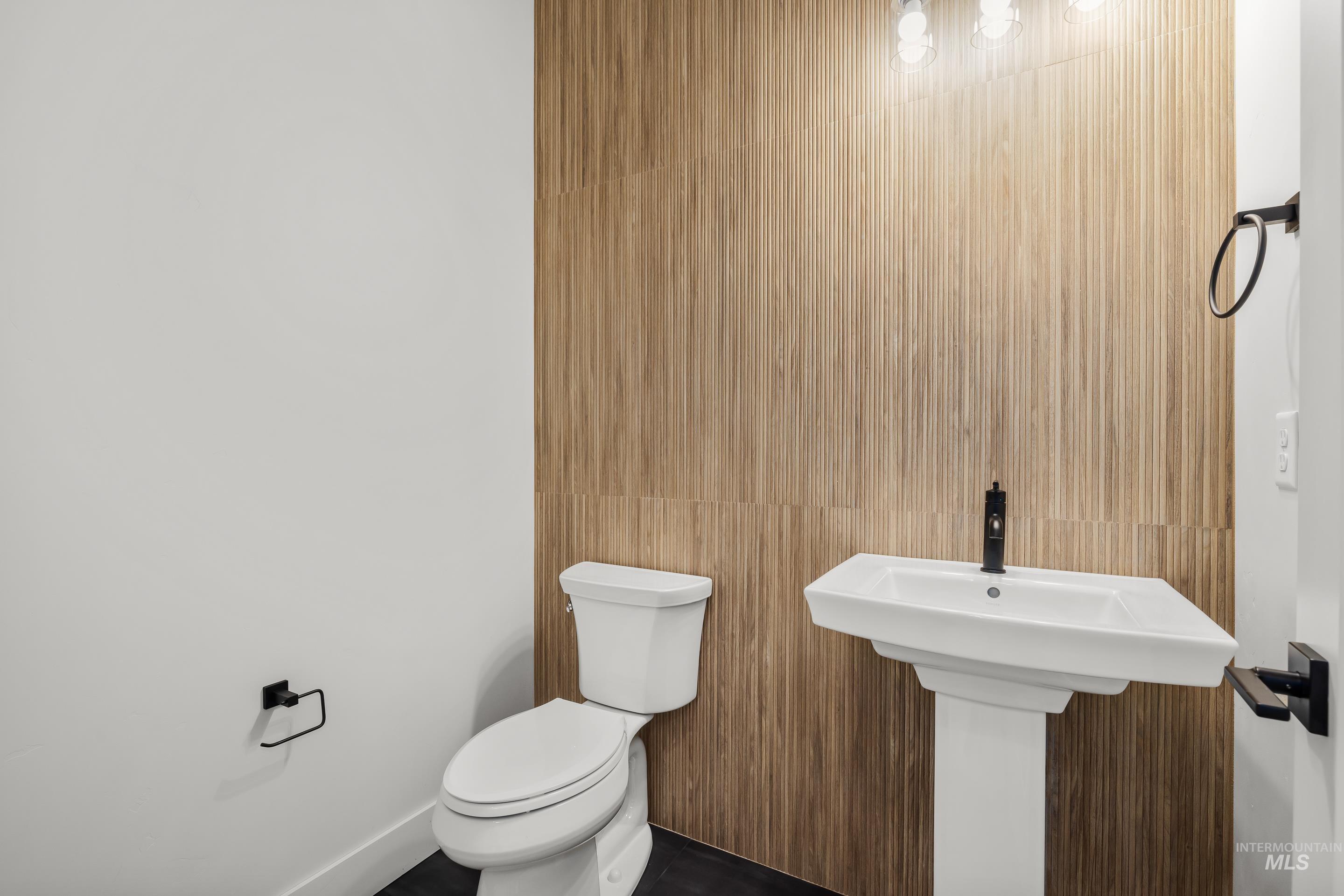 27387 Iron Horse Dr, Caldwell, Idaho 83607, 4 Bedrooms, 3.5 Bathrooms, Residential For Sale, Price $1,288,000, 98982594