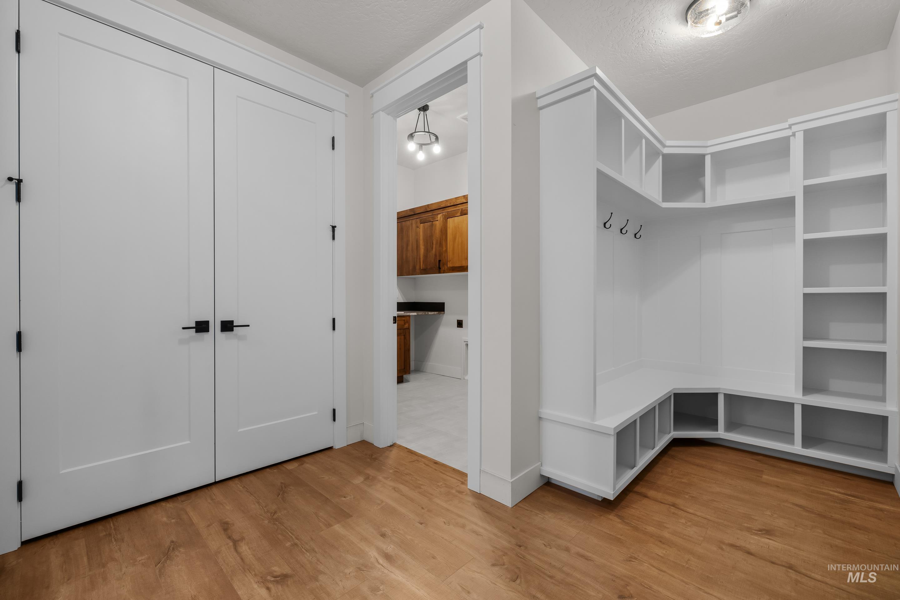 27387 Iron Horse Dr, Caldwell, Idaho 83607, 4 Bedrooms, 3.5 Bathrooms, Residential For Sale, Price $1,288,000, 98982594