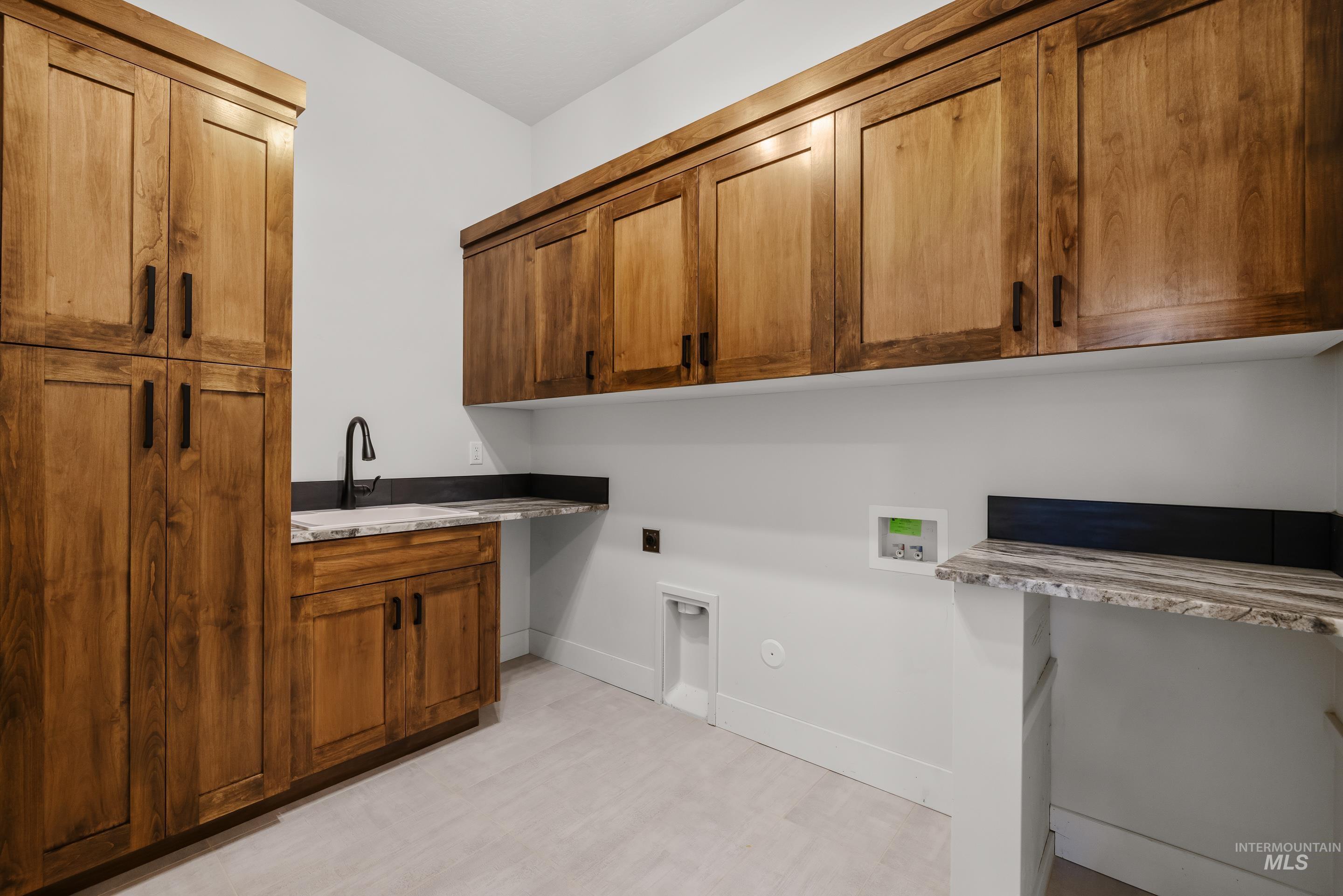 27387 Iron Horse Dr, Caldwell, Idaho 83607, 4 Bedrooms, 3.5 Bathrooms, Residential For Sale, Price $1,288,000, 98982594