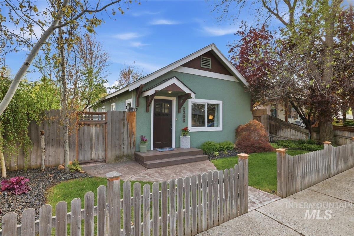 6309 W Post St, Boise, Idaho 83704, 1 Bedroom, 1 Bathroom, Residential For Sale, Price $389,900, 98982596