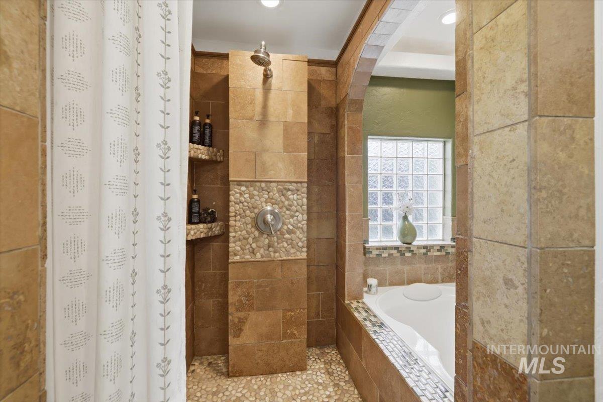 6309 W Post St, Boise, Idaho 83704, 1 Bedroom, 1 Bathroom, Residential For Sale, Price $389,900, 98982596