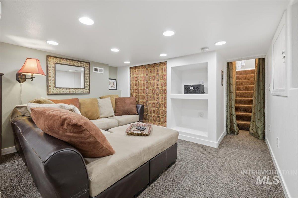 6309 W Post St, Boise, Idaho 83704, 1 Bedroom, 1 Bathroom, Residential For Sale, Price $389,900, 98982596