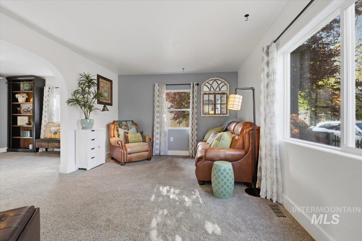 6309 W Post St, Boise, Idaho 83704, 1 Bedroom, 1 Bathroom, Residential For Sale, Price $389,900, 98982596