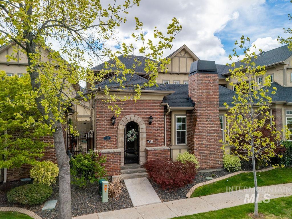 253 E Wexford Ln, Eagle, Idaho 83616, 3 Bedrooms, 3 Bathrooms, Residential For Sale, Price $699,990, 98982598