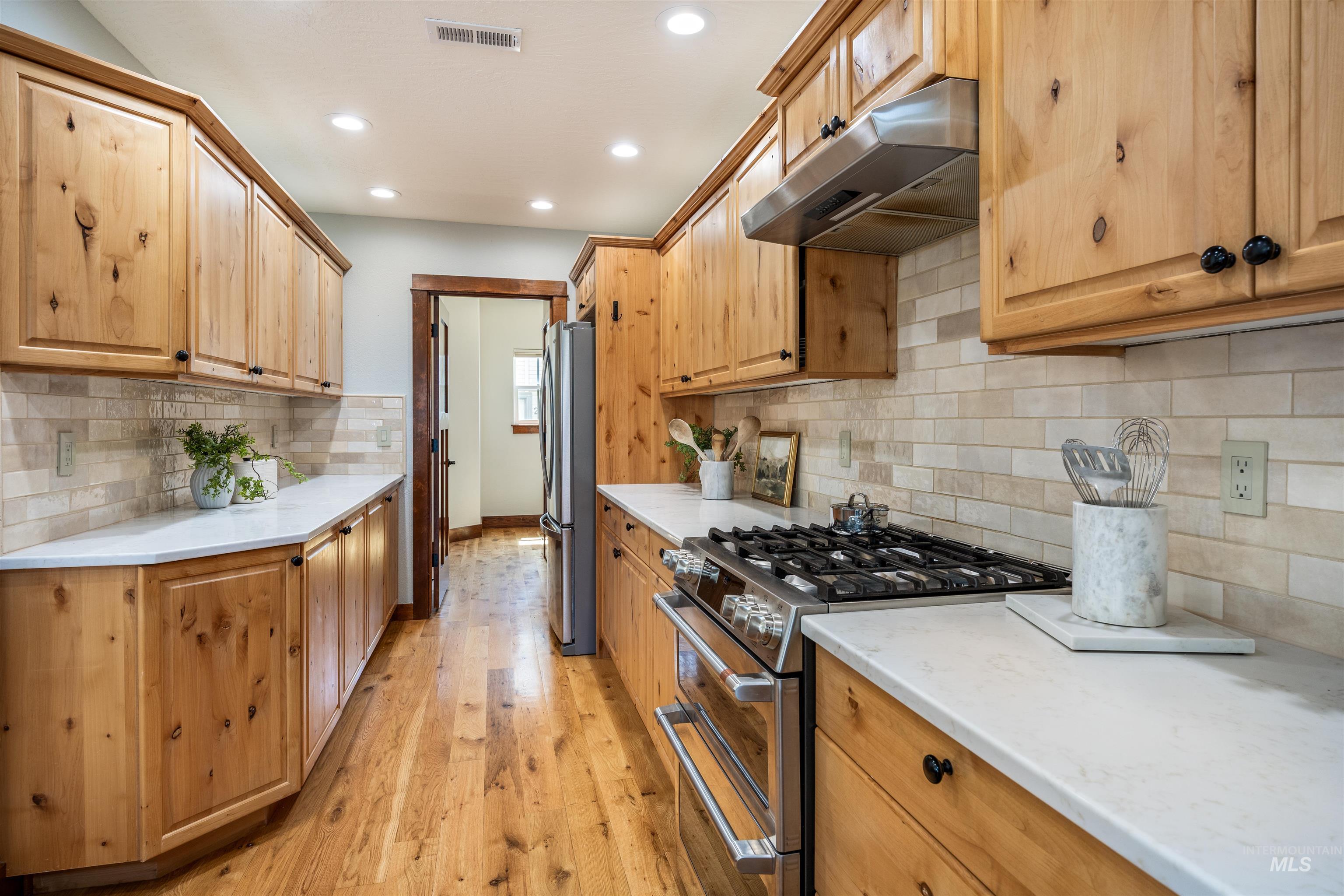 253 E Wexford Ln, Eagle, Idaho 83616, 3 Bedrooms, 3 Bathrooms, Residential For Sale, Price $699,990, 98982598