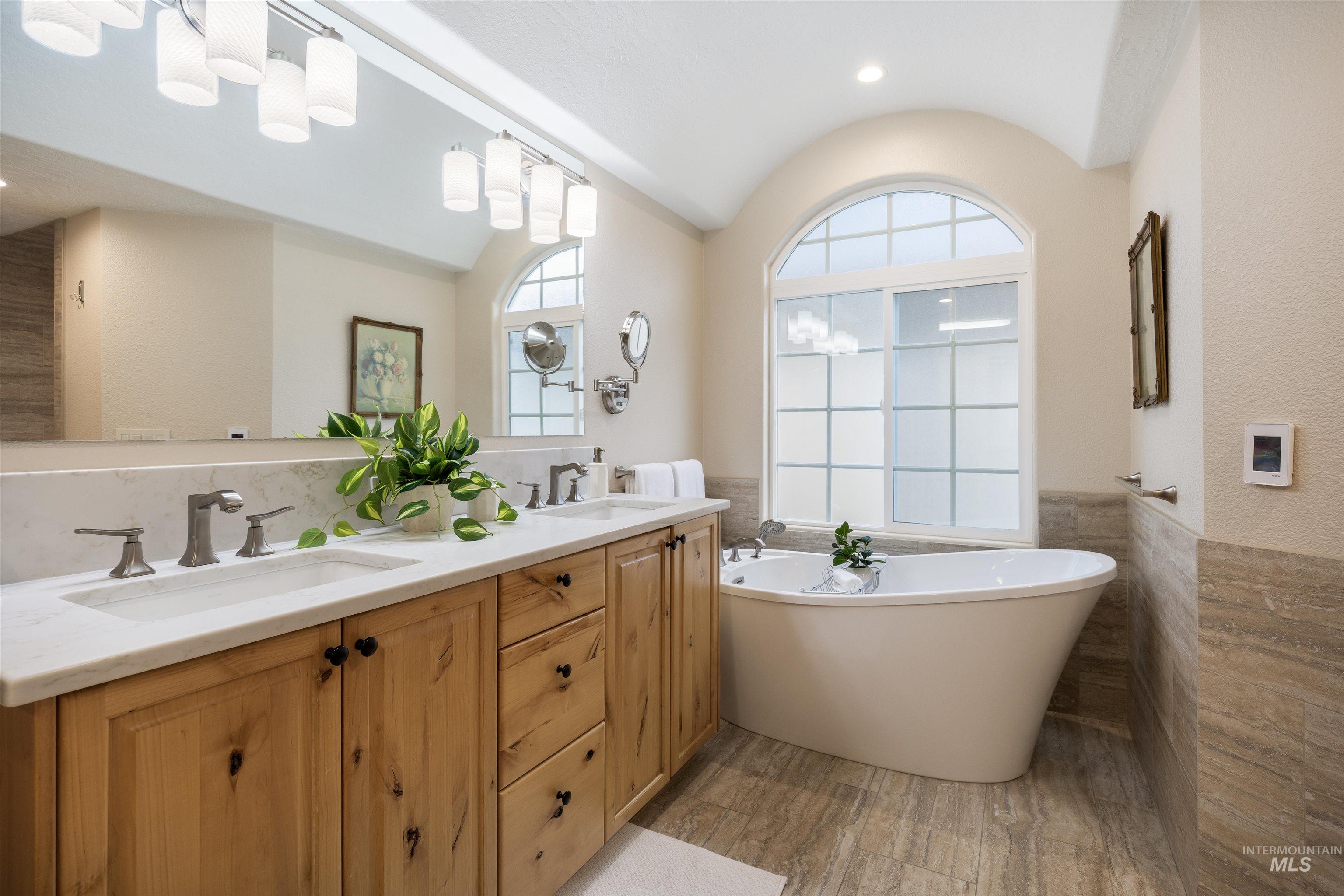 253 E Wexford Ln, Eagle, Idaho 83616, 3 Bedrooms, 3 Bathrooms, Residential For Sale, Price $699,990, 98982598