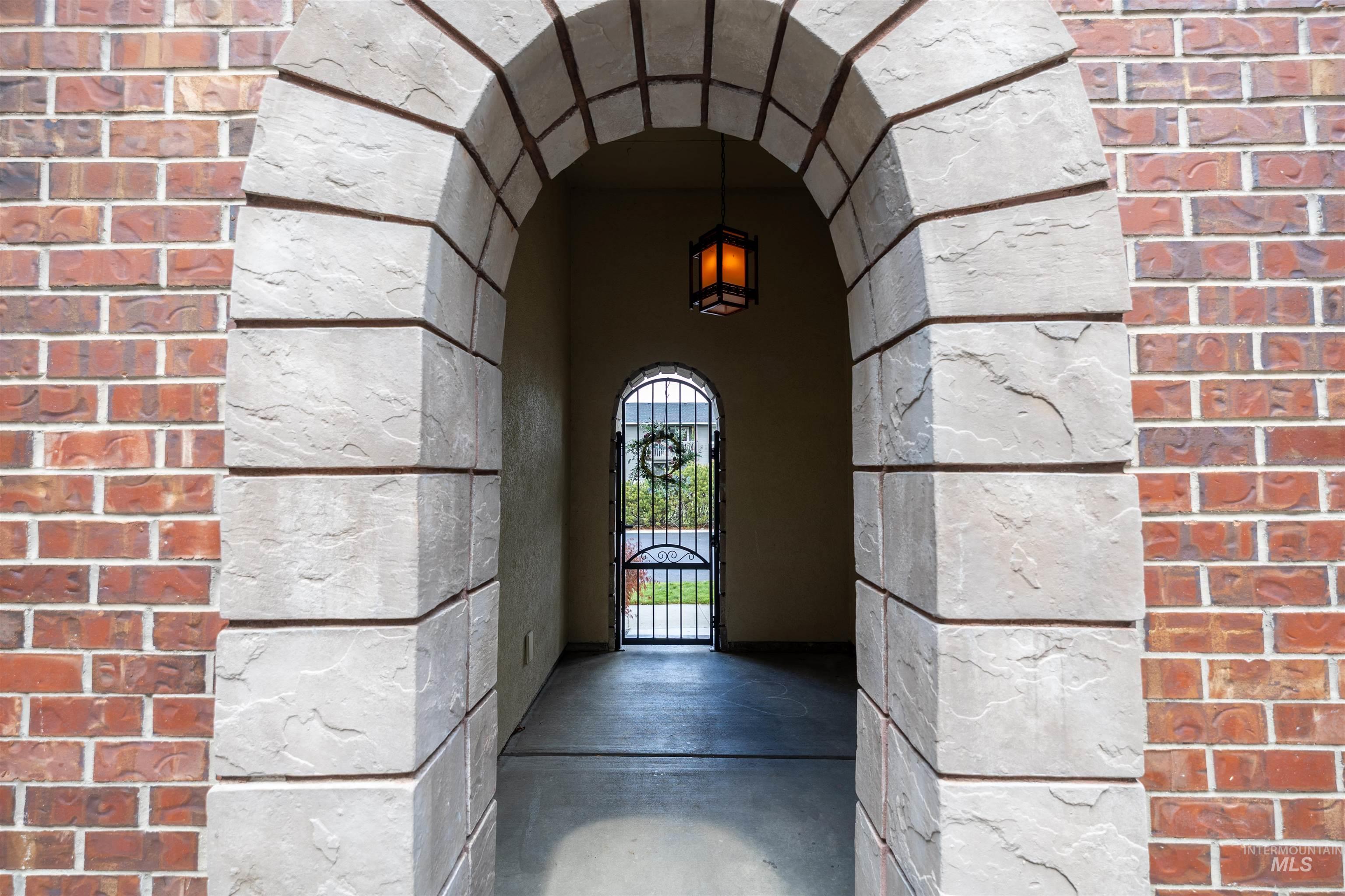 253 E Wexford Ln, Eagle, Idaho 83616, 3 Bedrooms, 3 Bathrooms, Residential For Sale, Price $699,990, 98982598