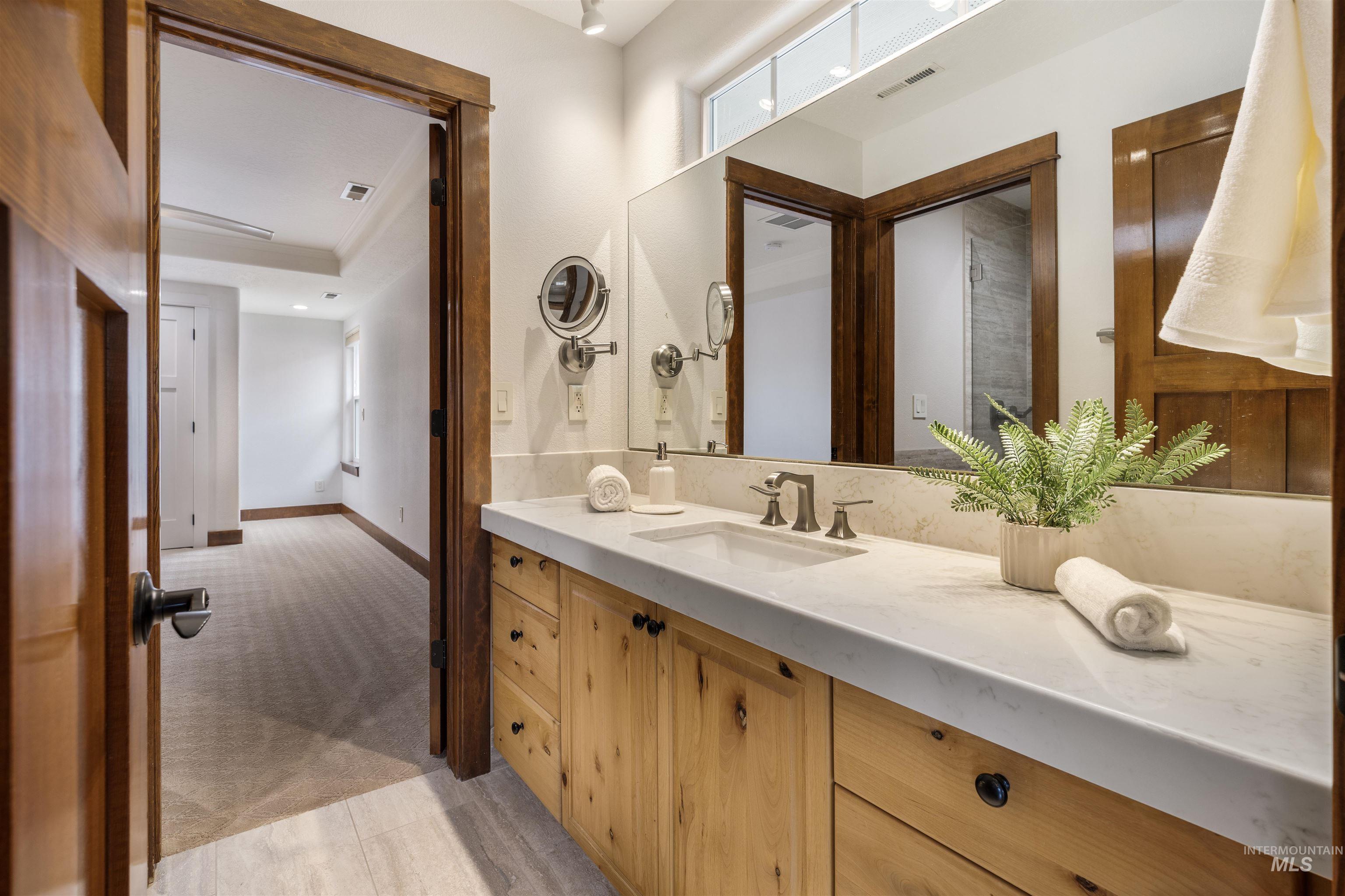 253 E Wexford Ln, Eagle, Idaho 83616, 3 Bedrooms, 3 Bathrooms, Residential For Sale, Price $699,990, 98982598