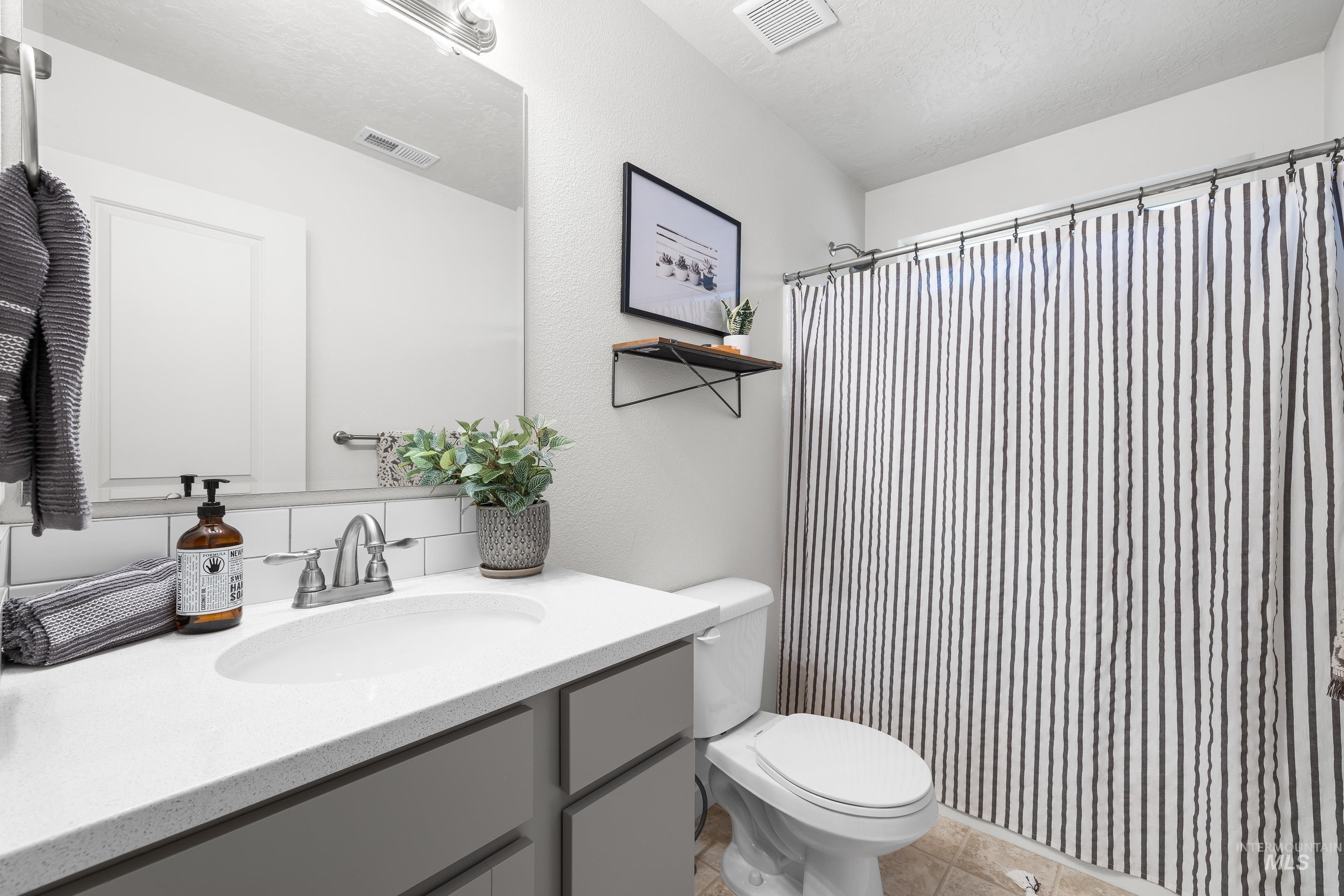 15100 N Fishing Creek Ave, Nampa, Idaho 83651, 3 Bedrooms, 2 Bathrooms, Residential For Sale, Price $415,000,MLS 98982599