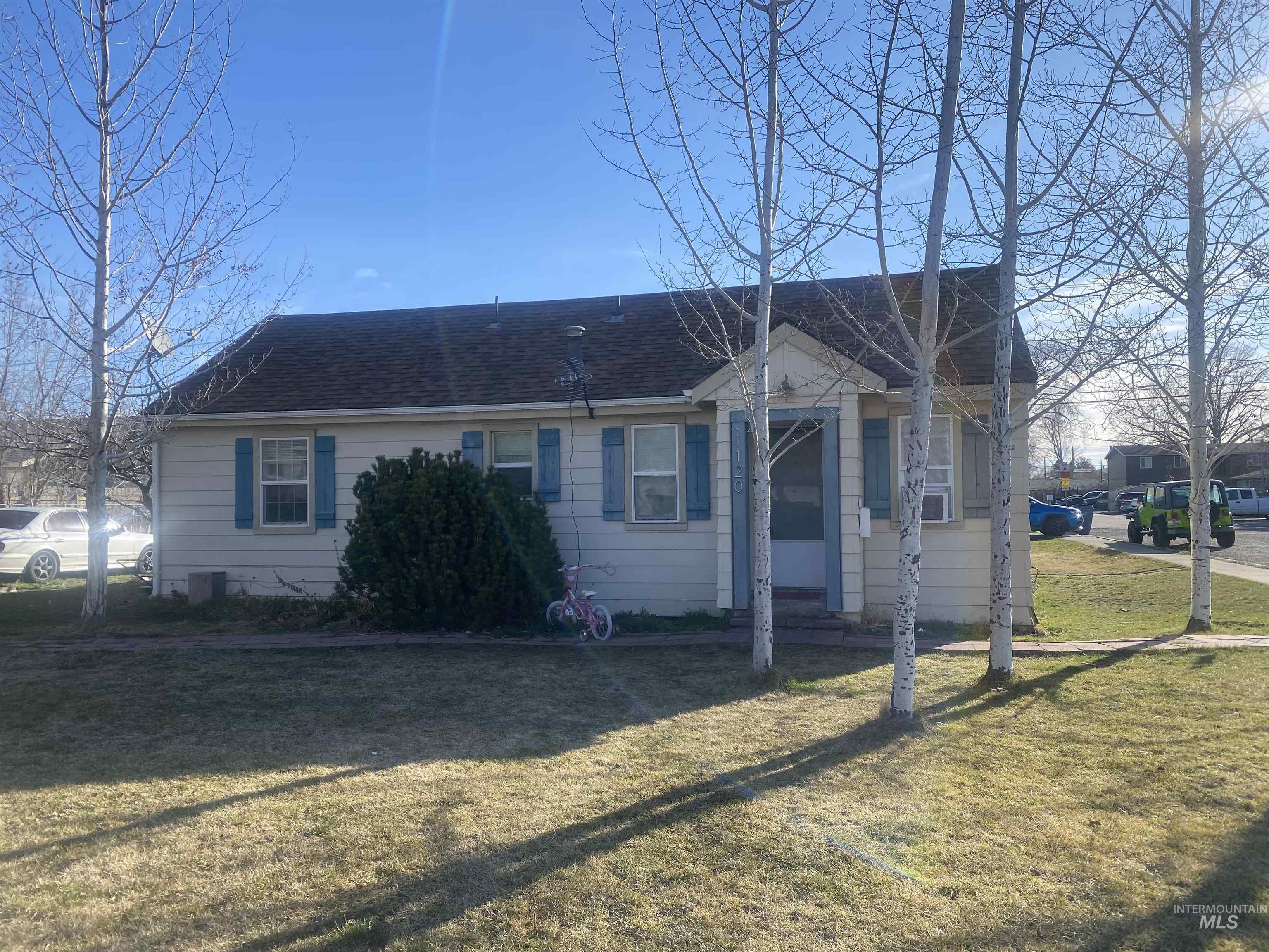 1120 N 3rd E, Mountain Home, Idaho 83647, 2 Bedrooms, 1 Bathroom, Residential Income For Sale, Price $290,000,MLS 98982600